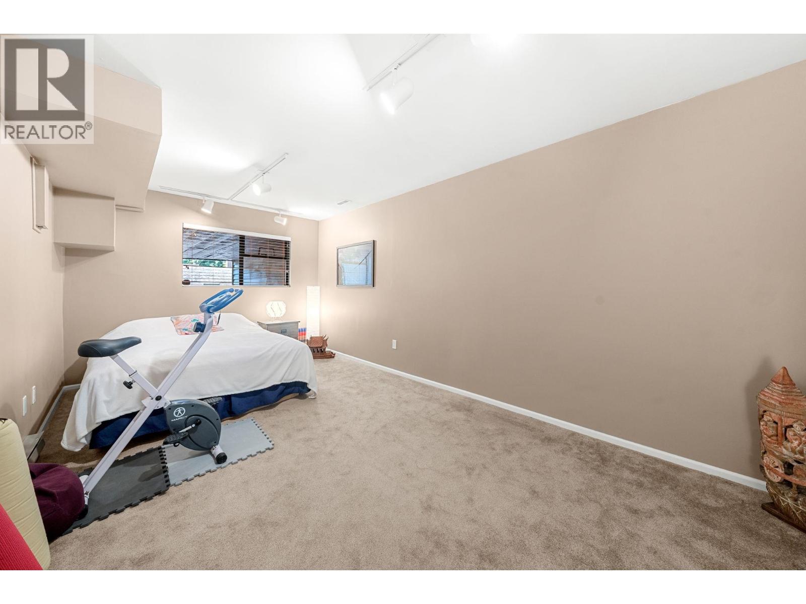826 Frederick Road Property Photo 28