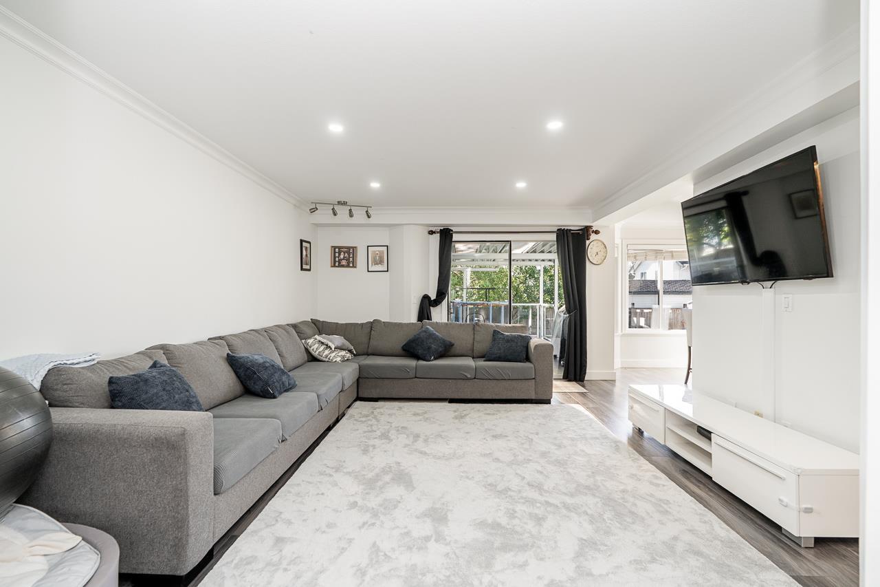8673 150 Street Property Photo 11