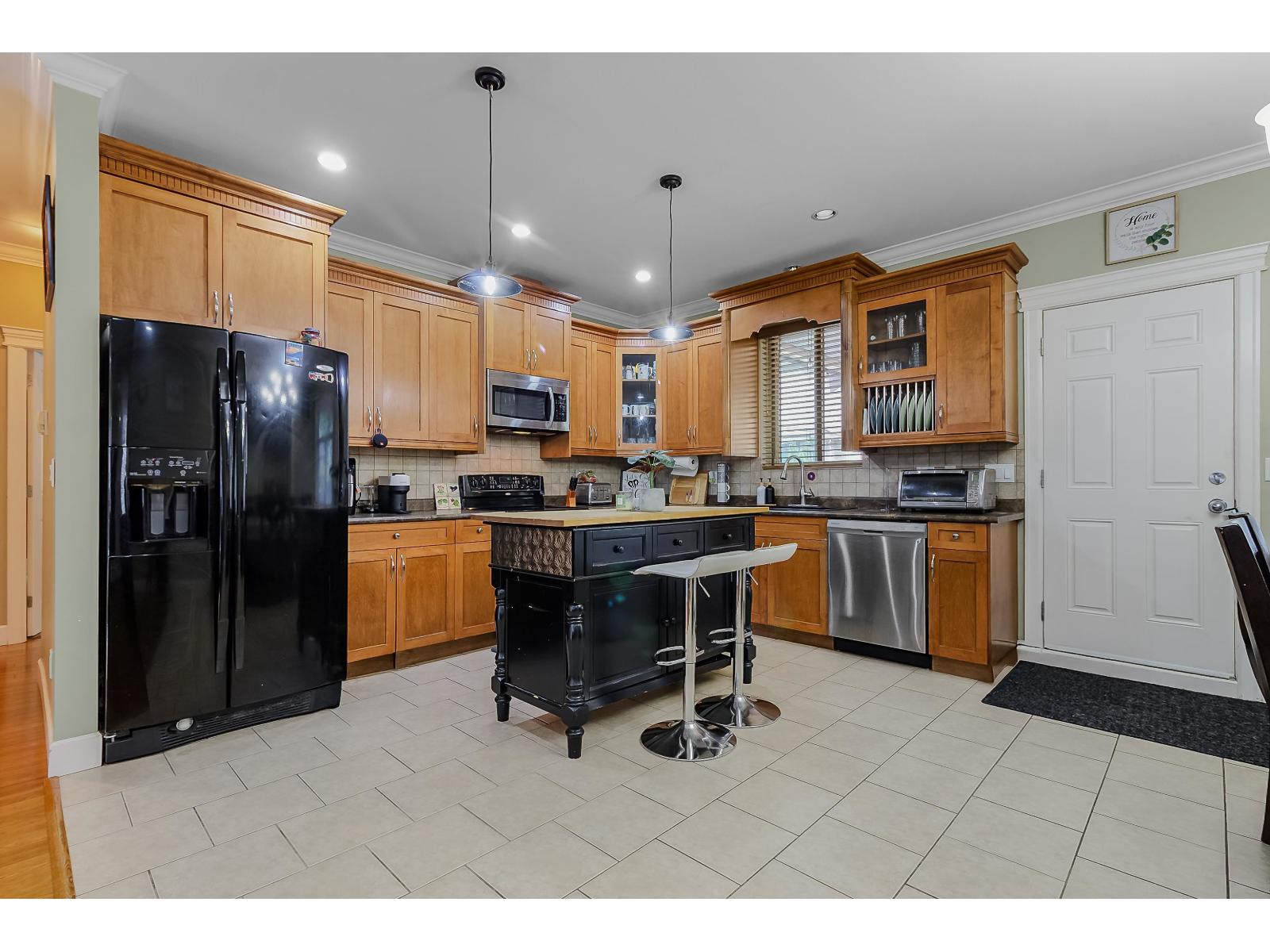 46225 Kermode Crescent Property Photo 5