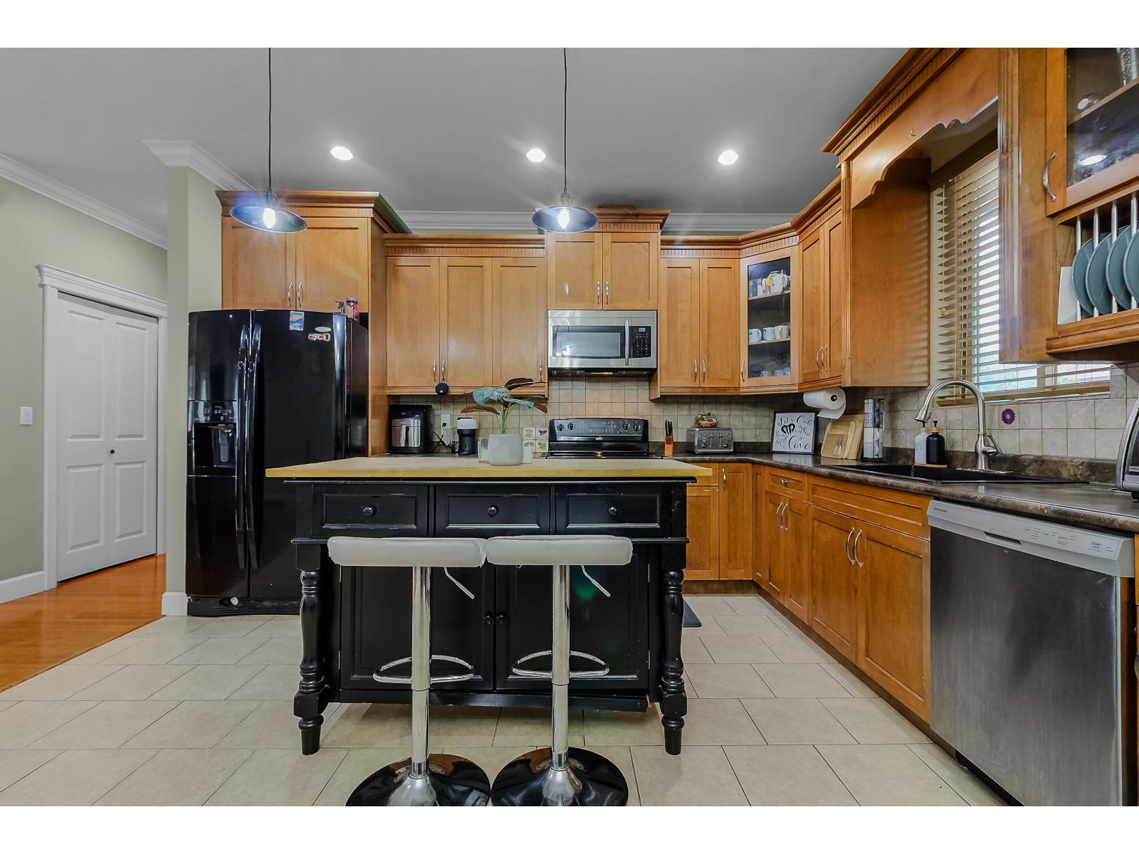 46225 Kermode Crescent Property Photo 8