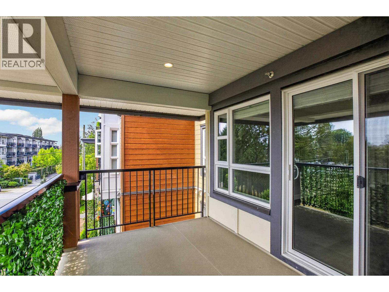 311 22562 121 Avenue Property Photo 22