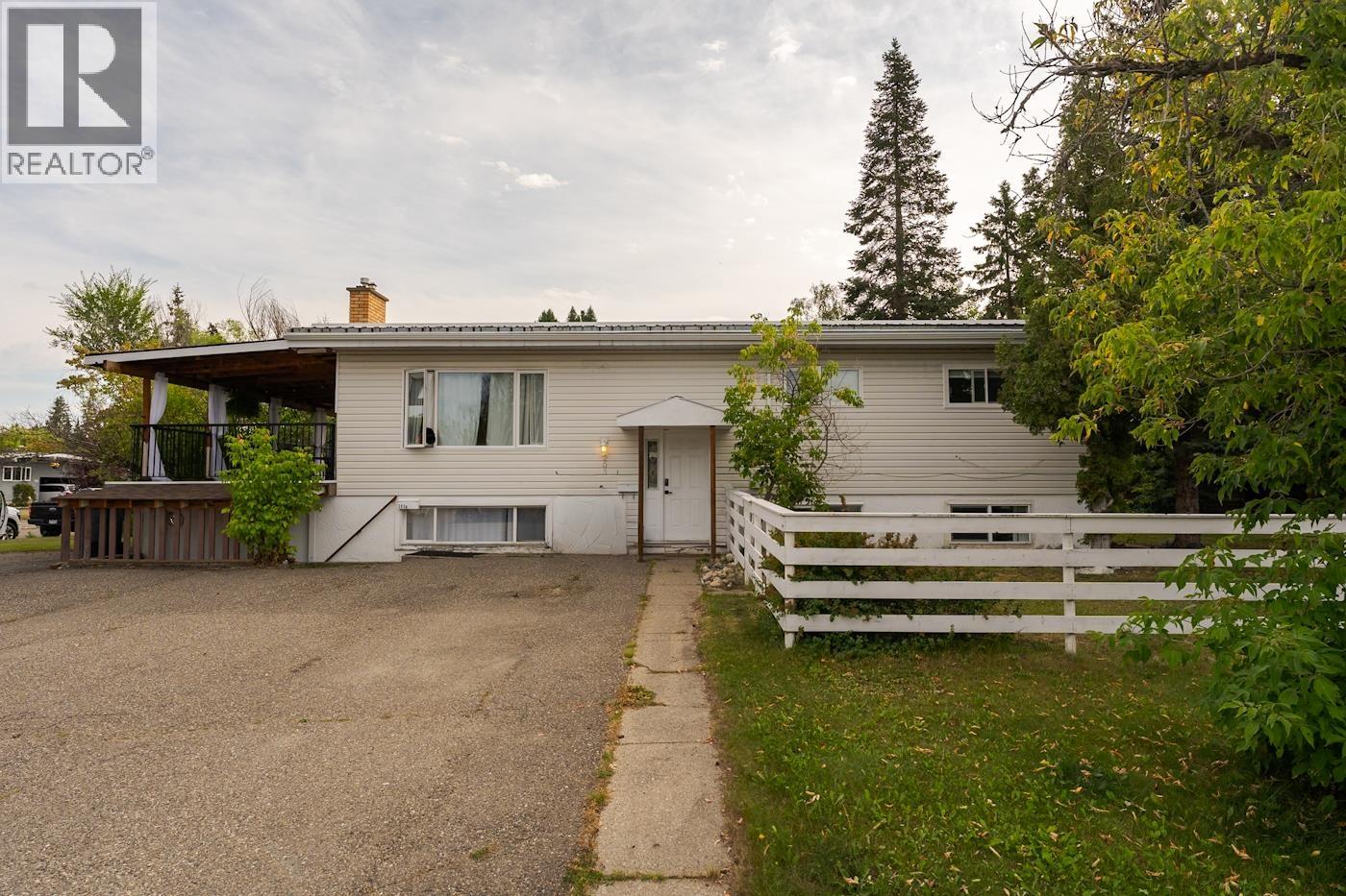 203 WATSON CRESCENT