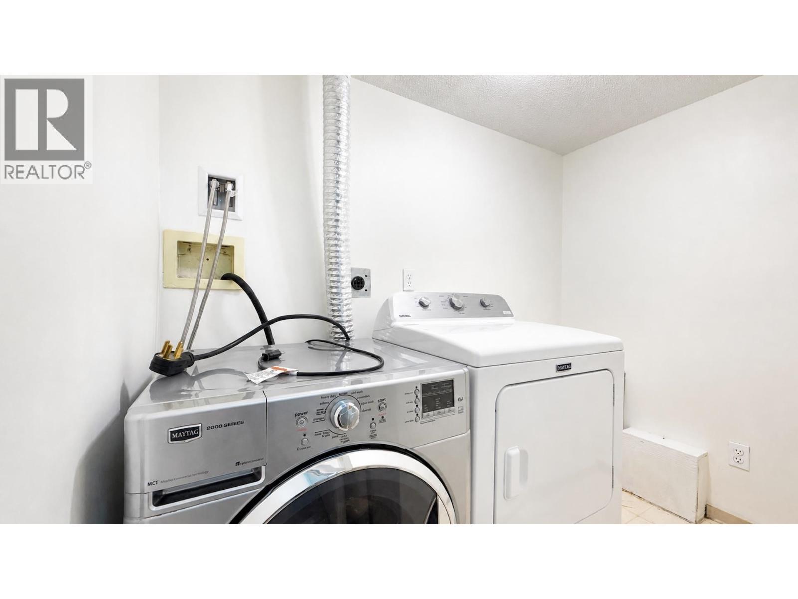 1 2528 E Broadway Property Photo 11