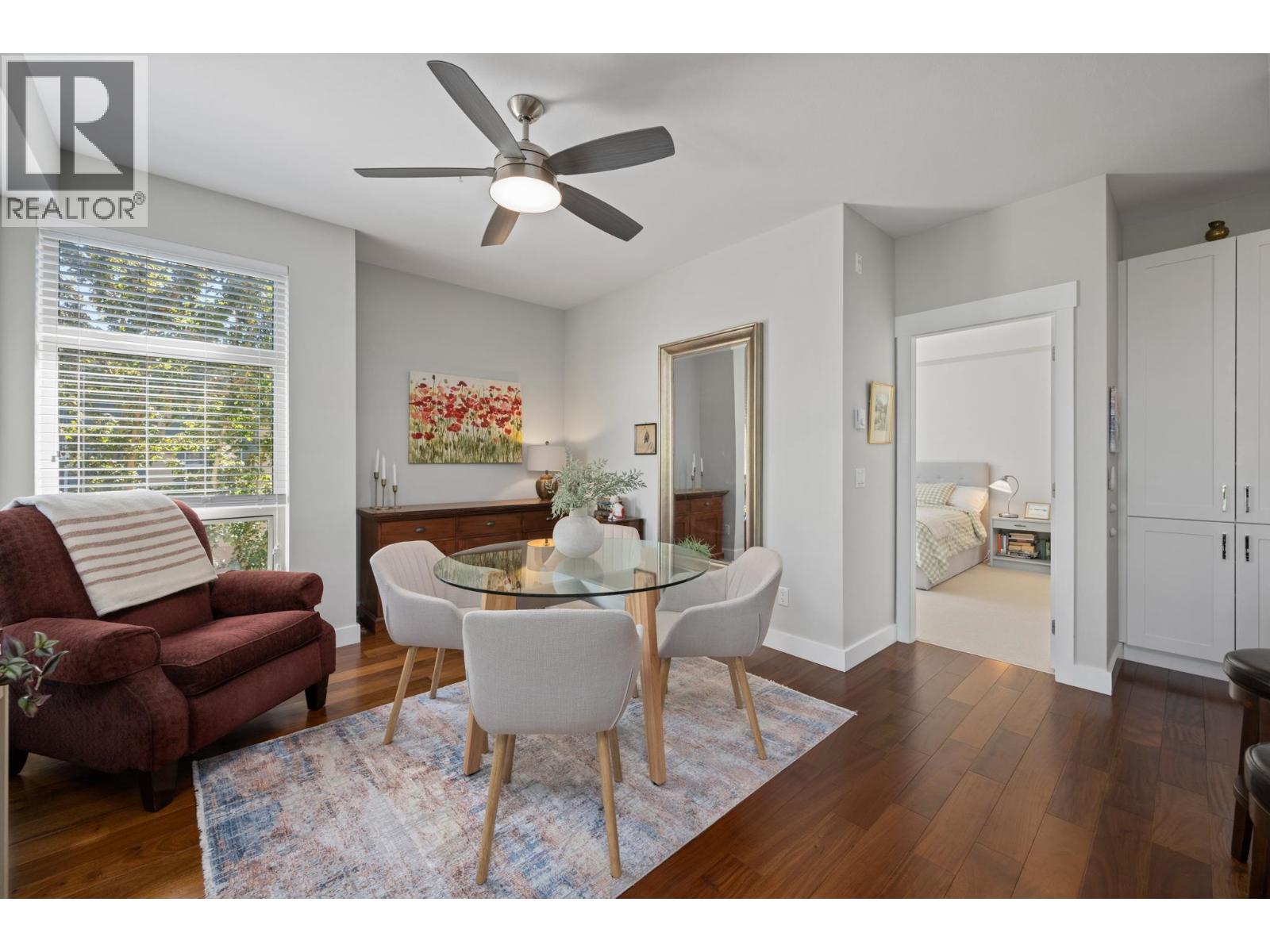 312 1166 54a Street Property Photo 4