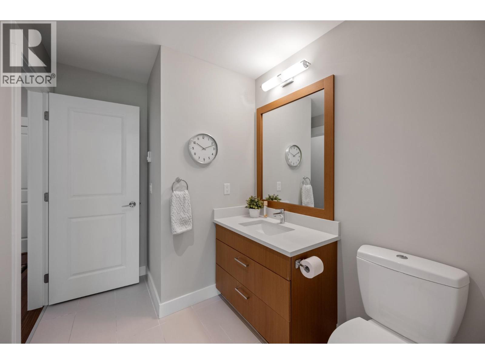 312 1166 54a Street Property Photo 19