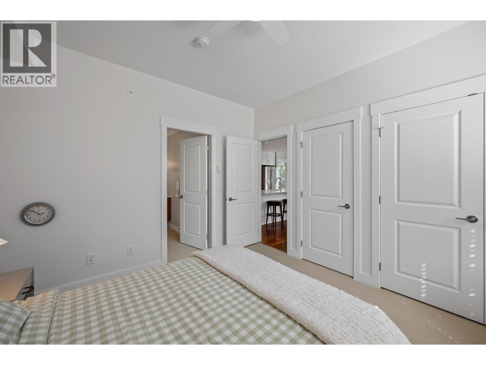 312 1166 54a Street Property Photo 23