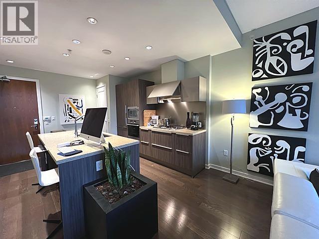 1618 Columbia Street Property Photo 1