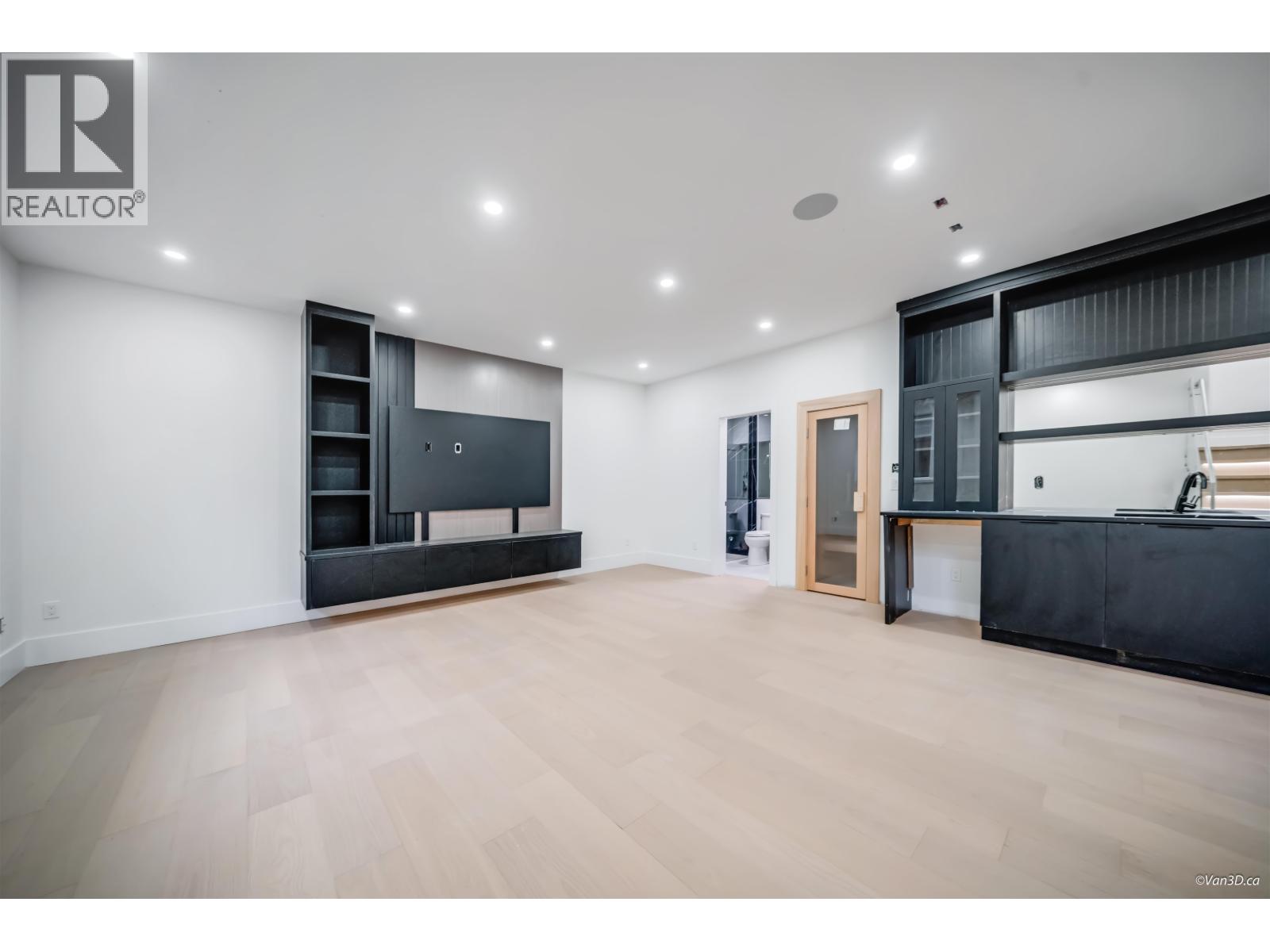 819 Cornell Avenue Property Photo 16
