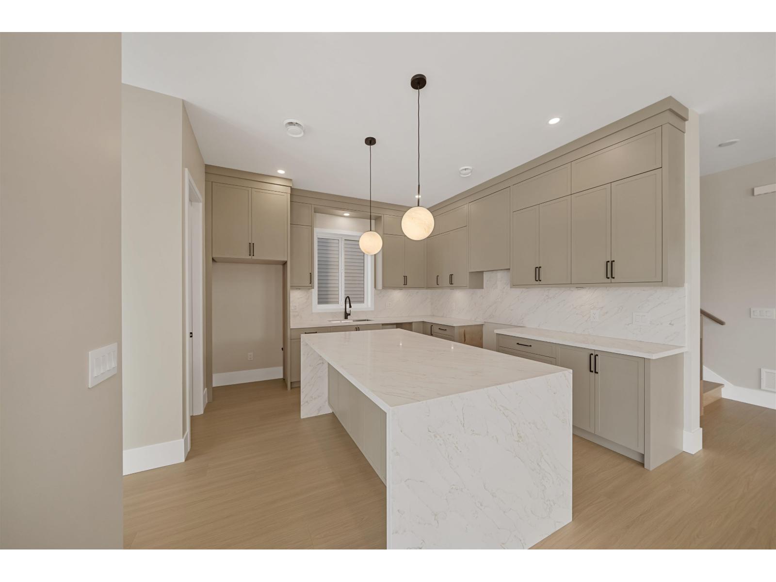 7750 196 Street Property Photo 5