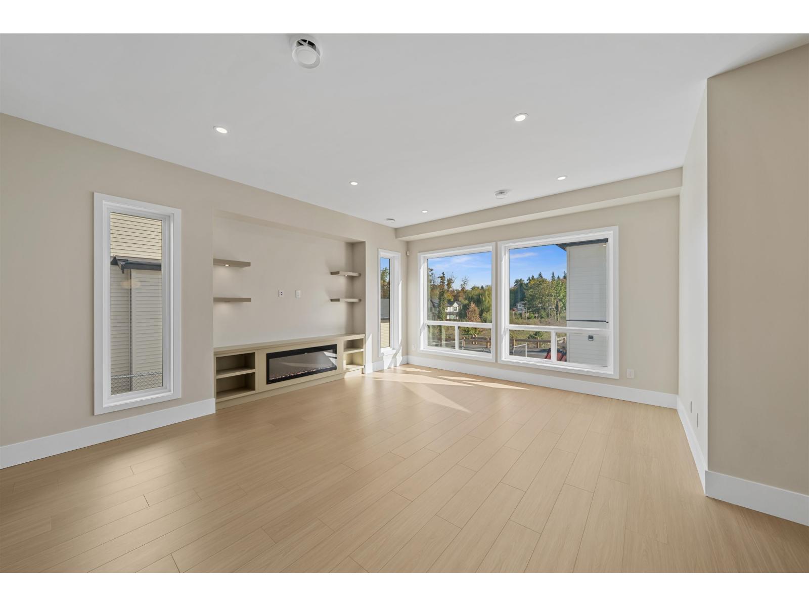 7750 196 Street Property Photo 8