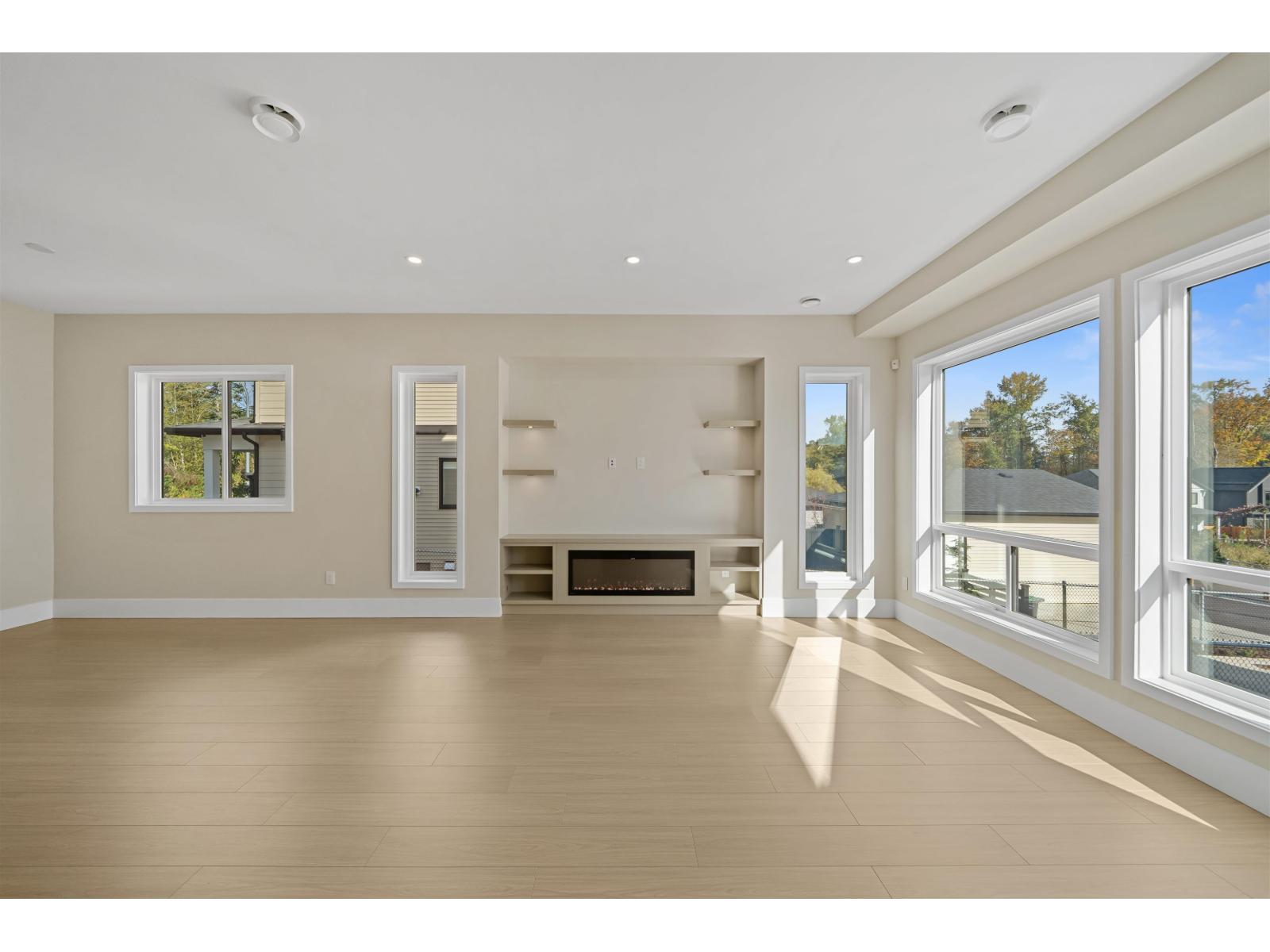 7750 196 Street Property Photo 9
