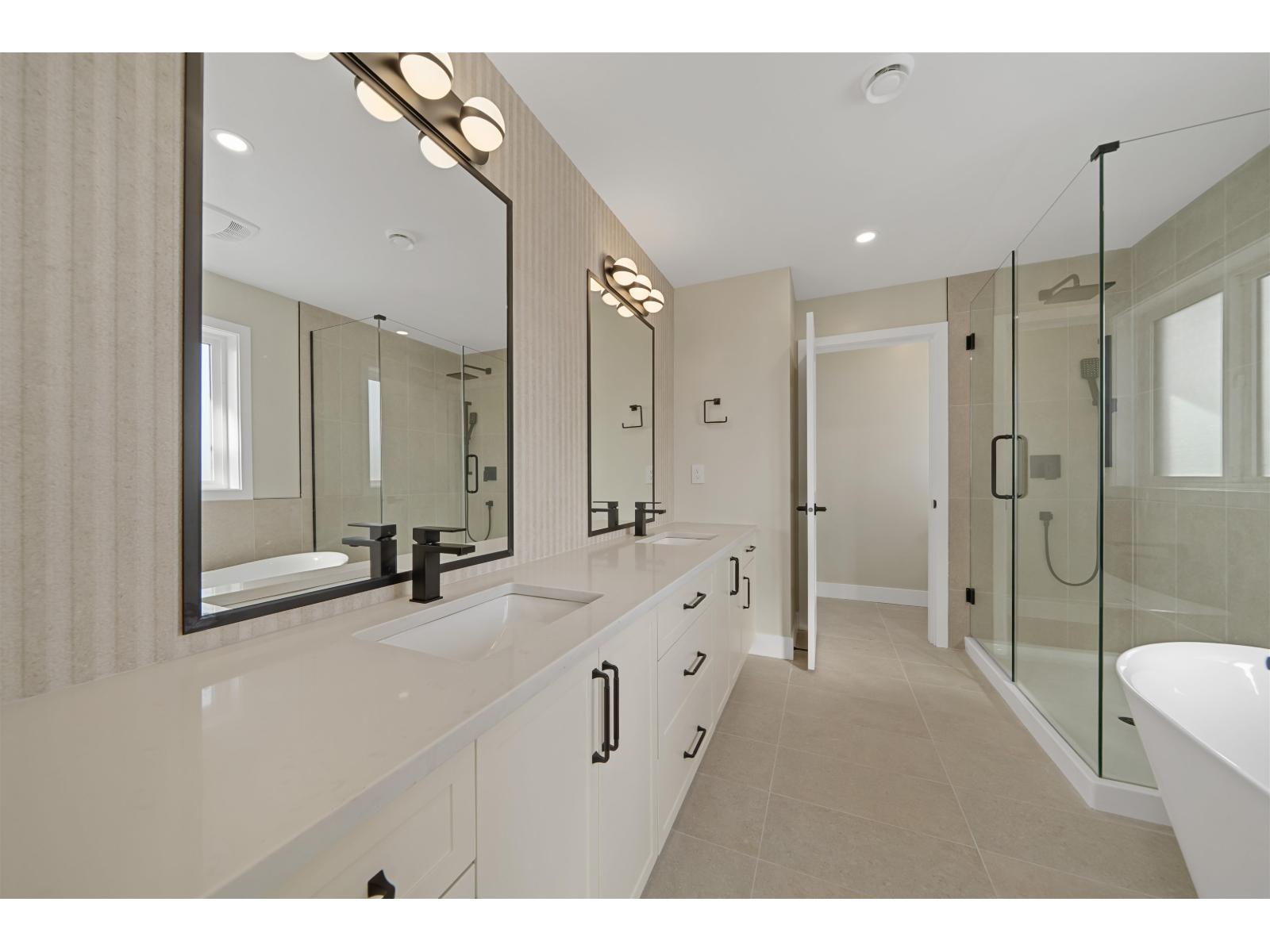 7750 196 Street Property Photo 16