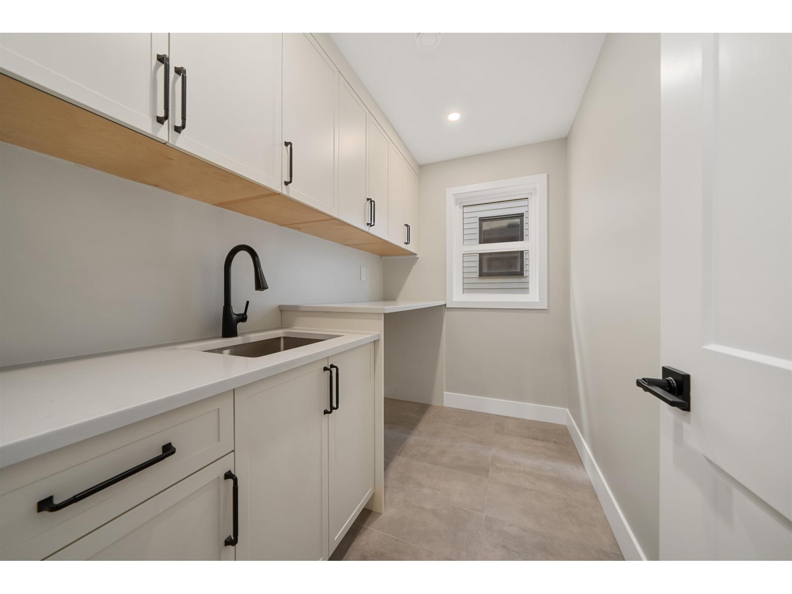 7750 196 Street Property Photo 20