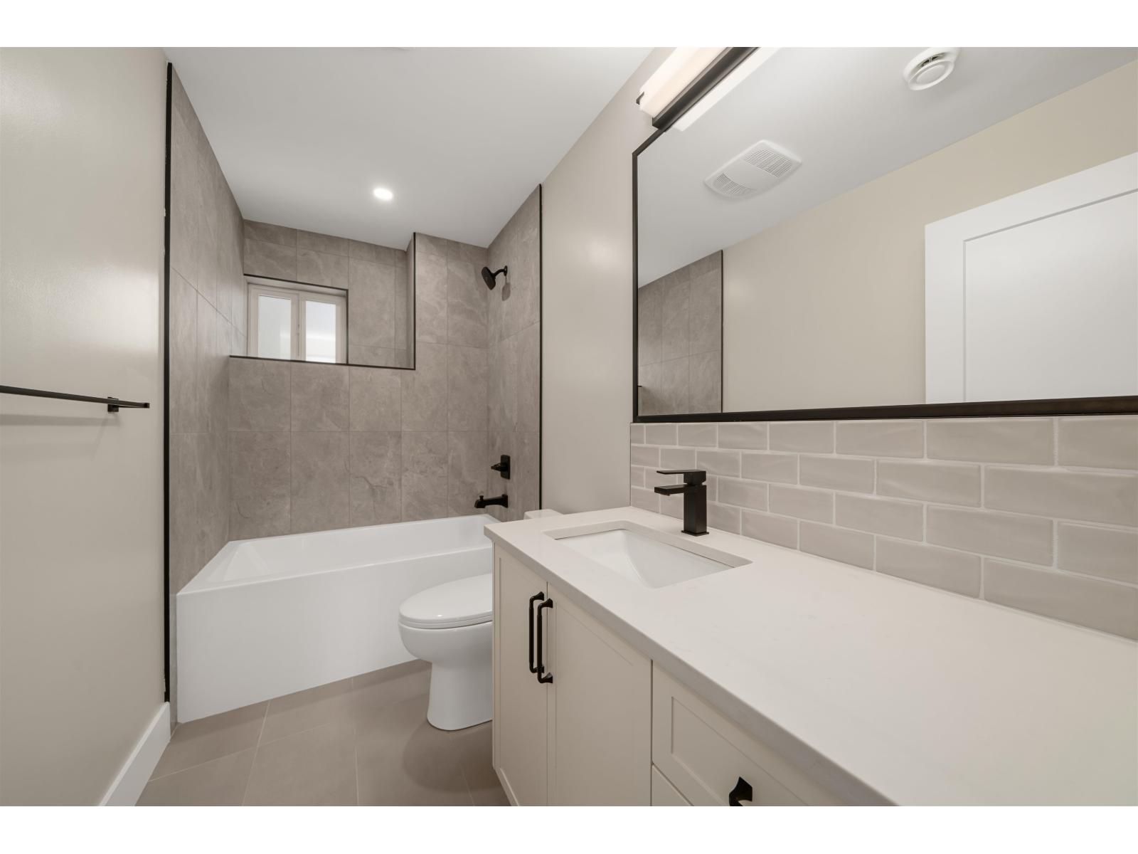 7750 196 Street Property Photo 22
