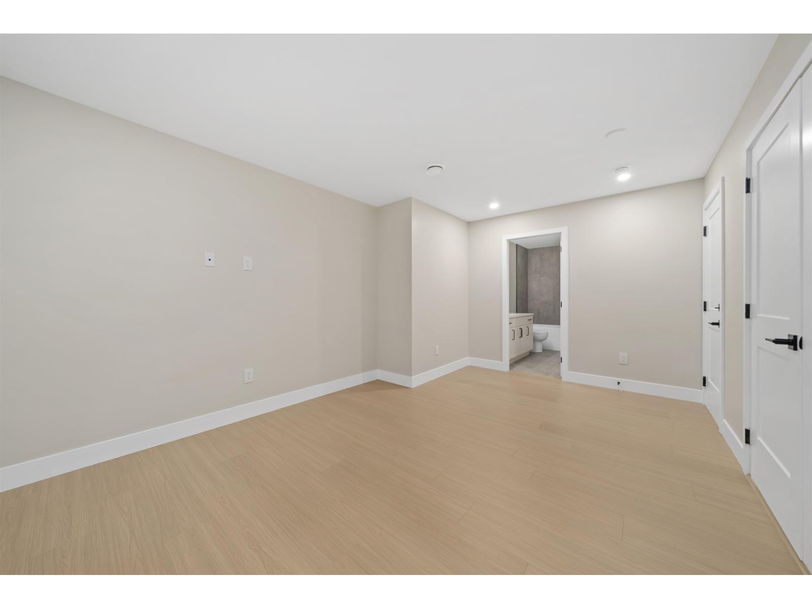 7750 196 Street Property Photo 25