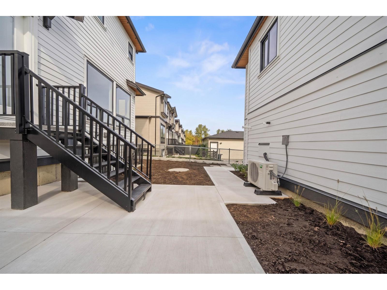 7750 196 Street Property Photo 32