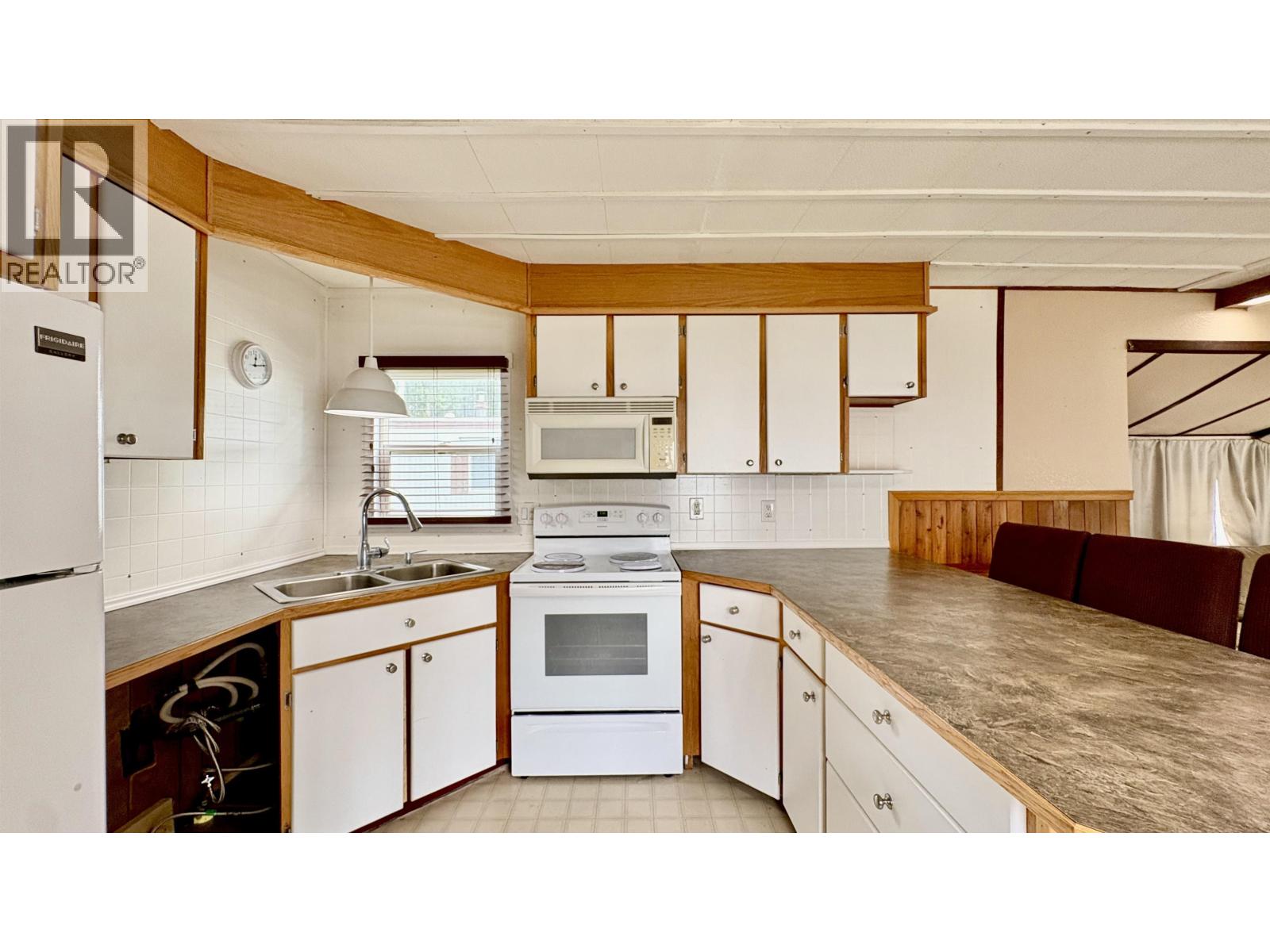 2 8474 Bunce Road Property Photo 7