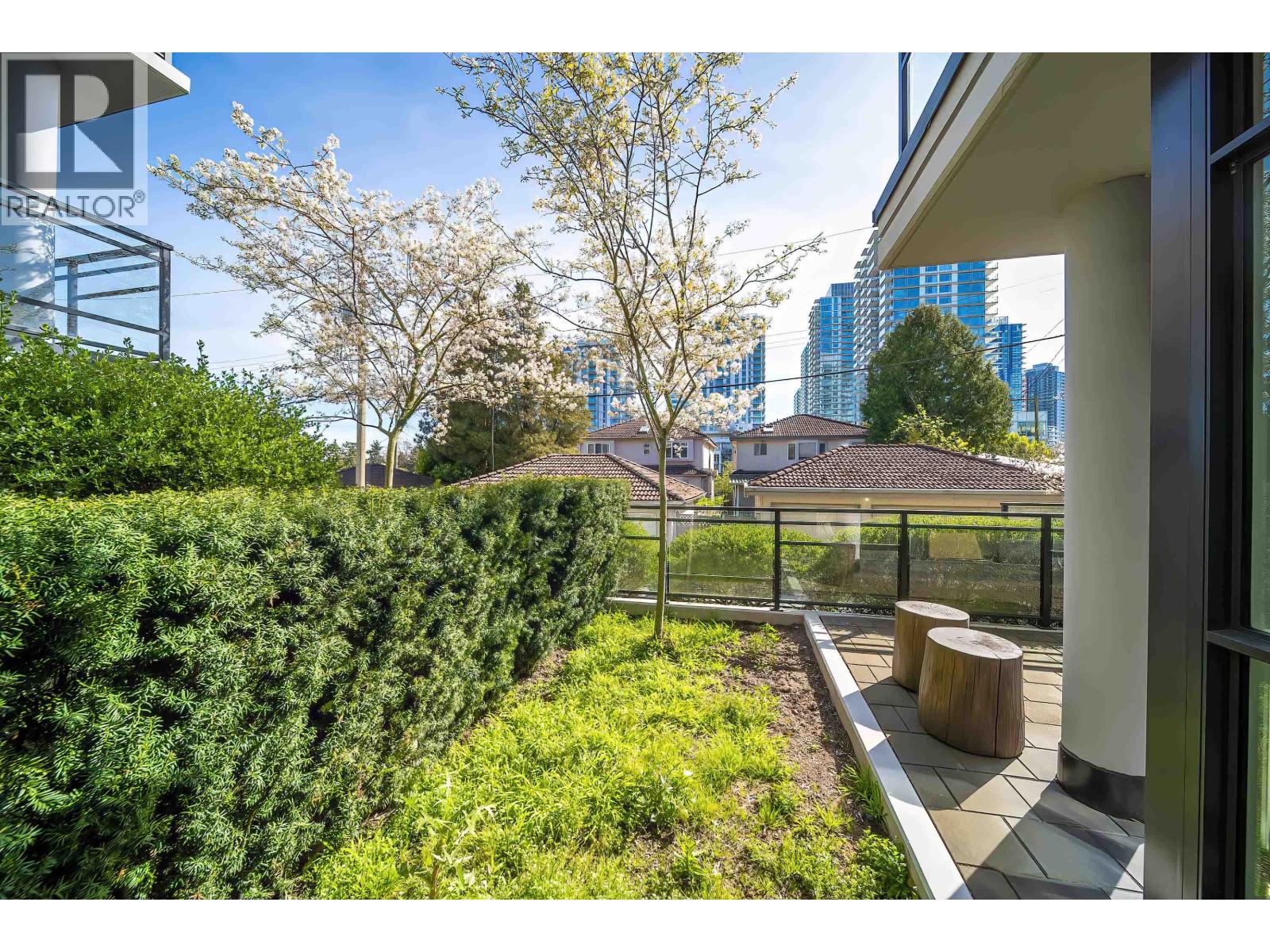 106 458 63rd Avenue Property Photo 22