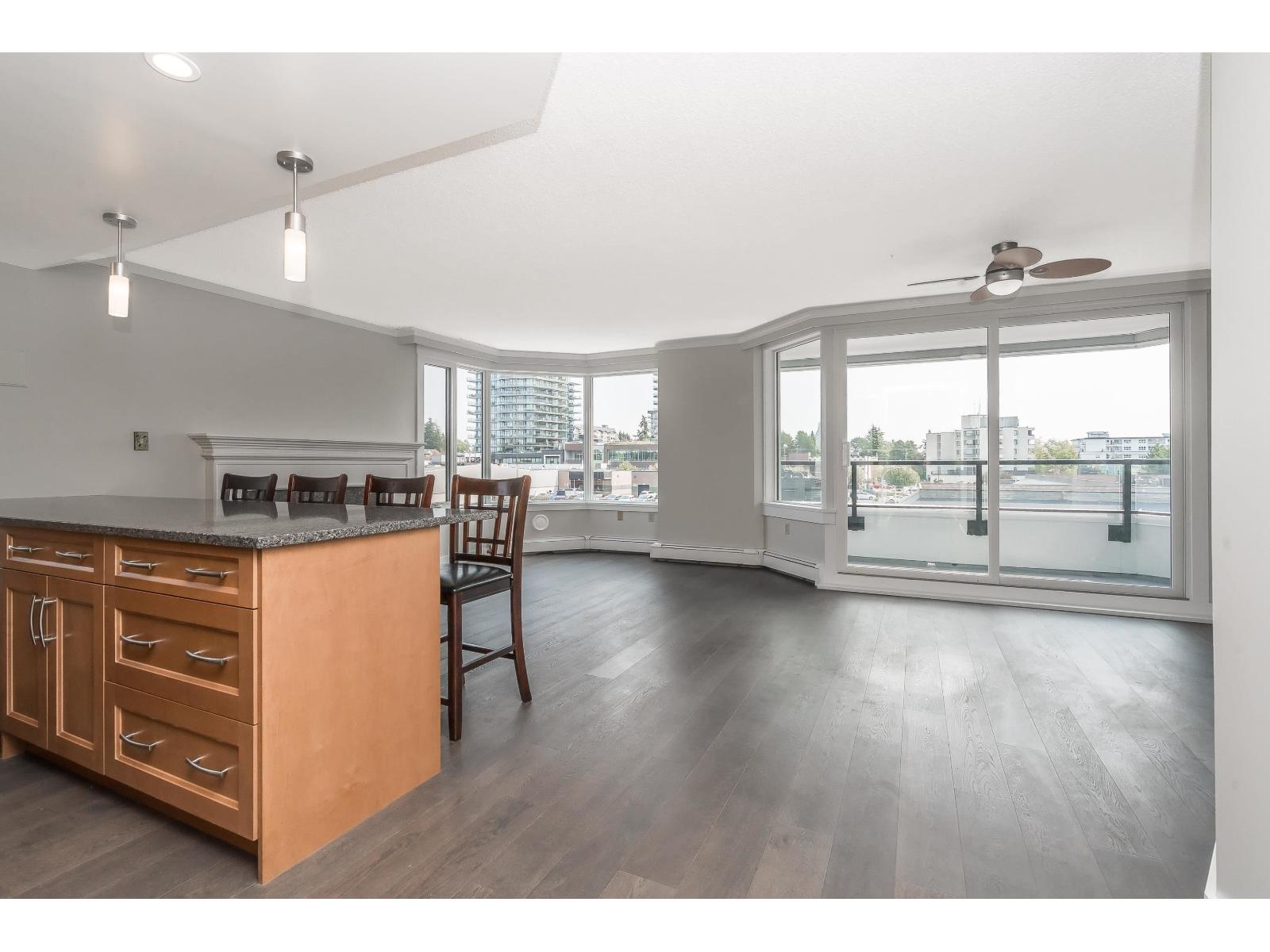 412 15111 Russell Avenue Property Photo 3