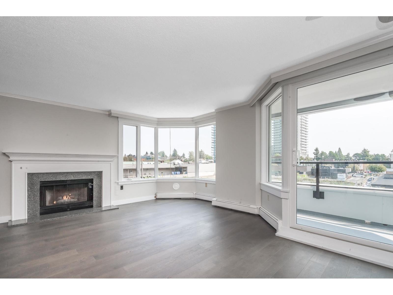 412 15111 Russell Avenue Property Photo 12