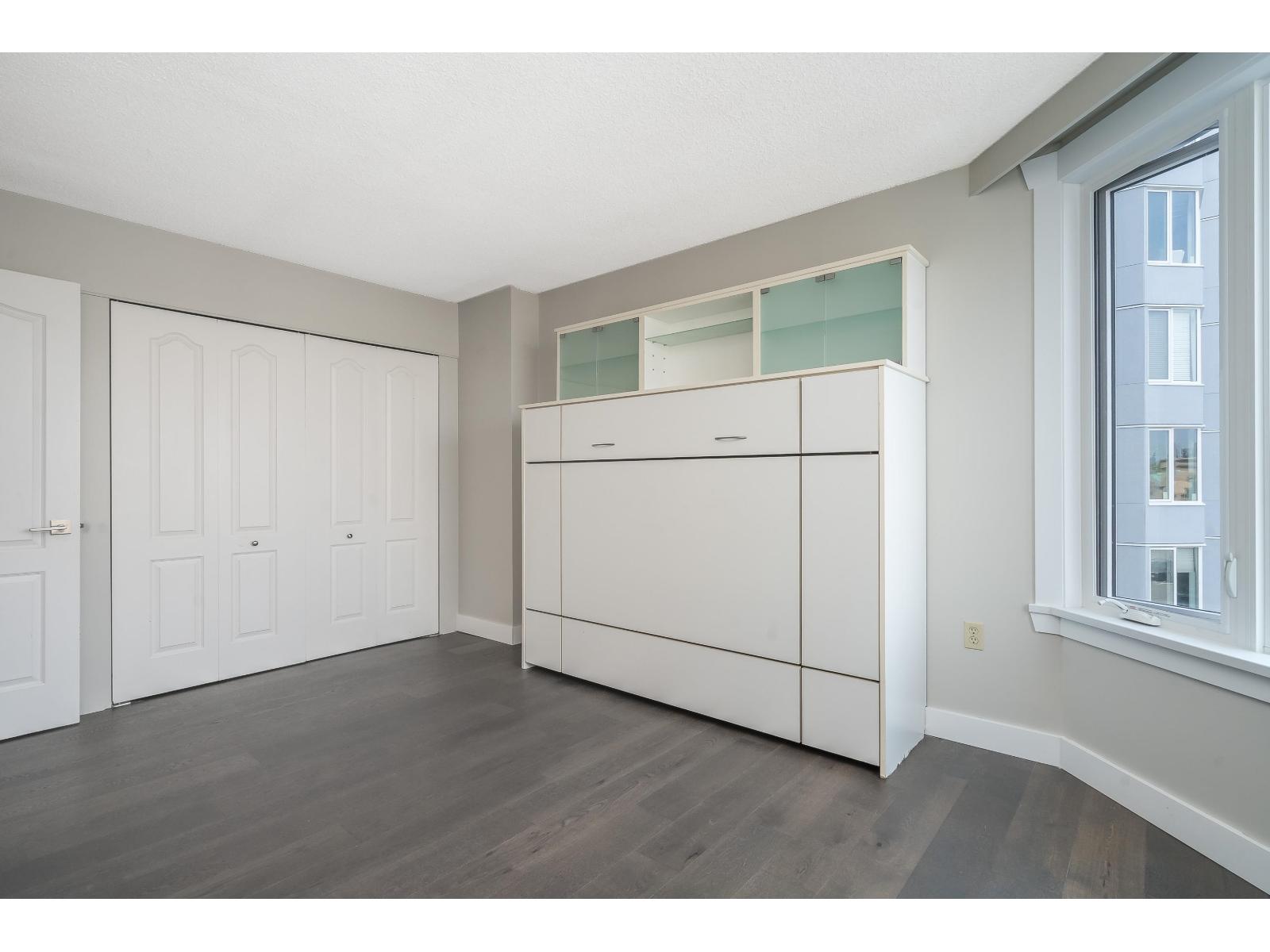 412 15111 Russell Avenue Property Photo 26