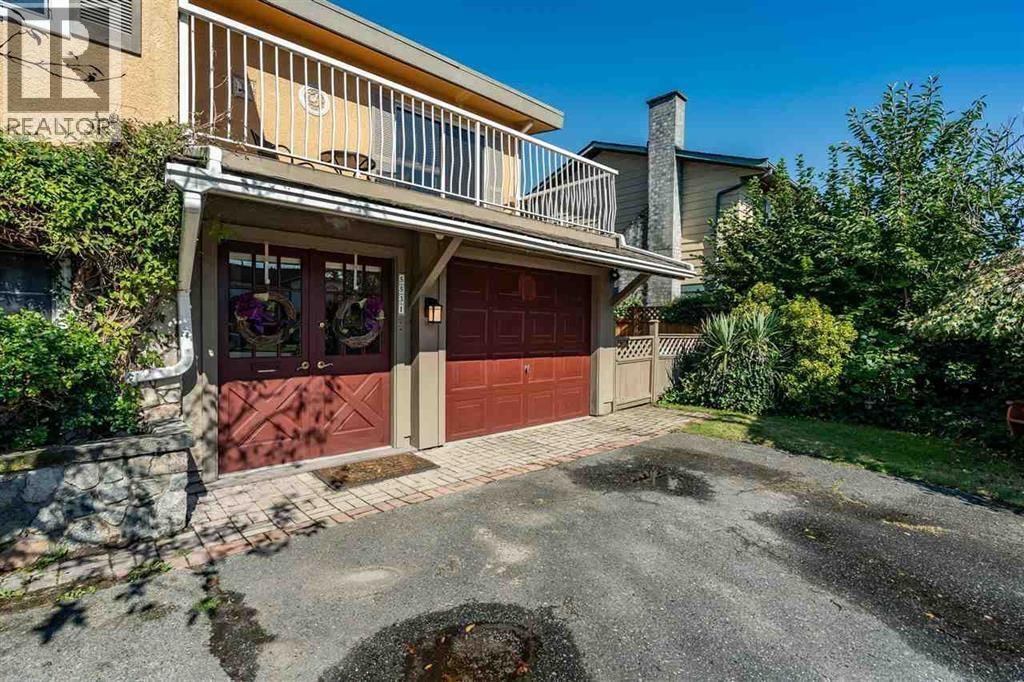 5529 5531 Maple Crescent Property Photo 2