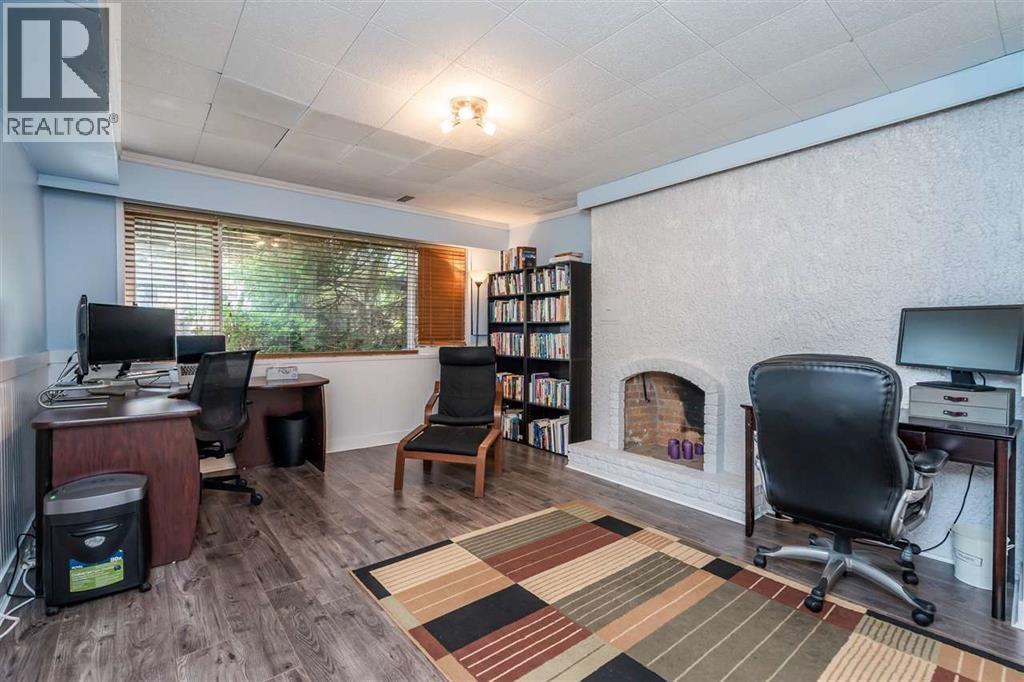 5529 5531 Maple Crescent Property Photo 24