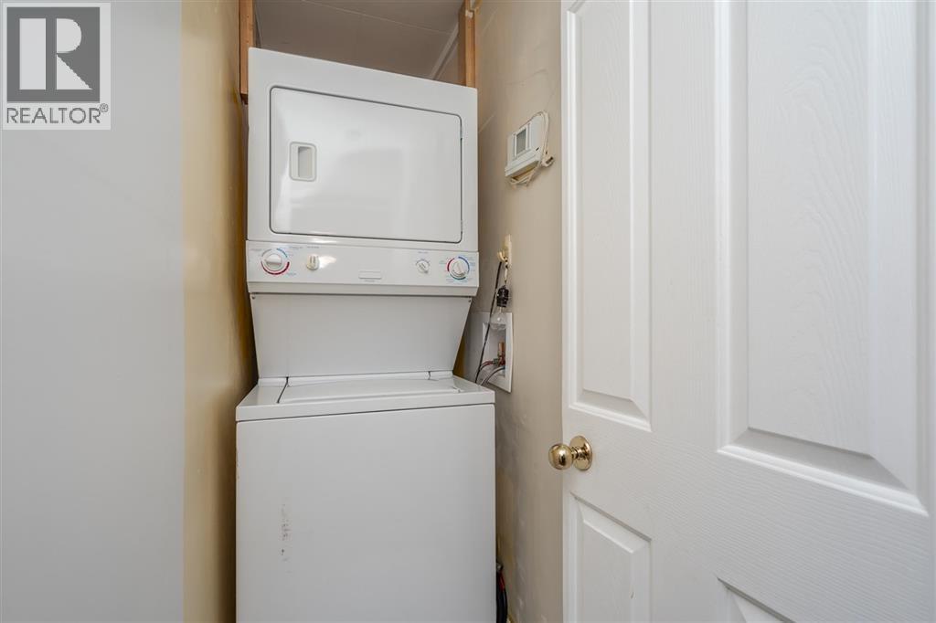 5529 5531 Maple Crescent Property Photo 28