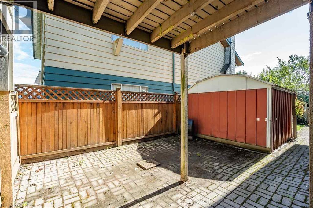 5529 5531 Maple Crescent Property Photo 32