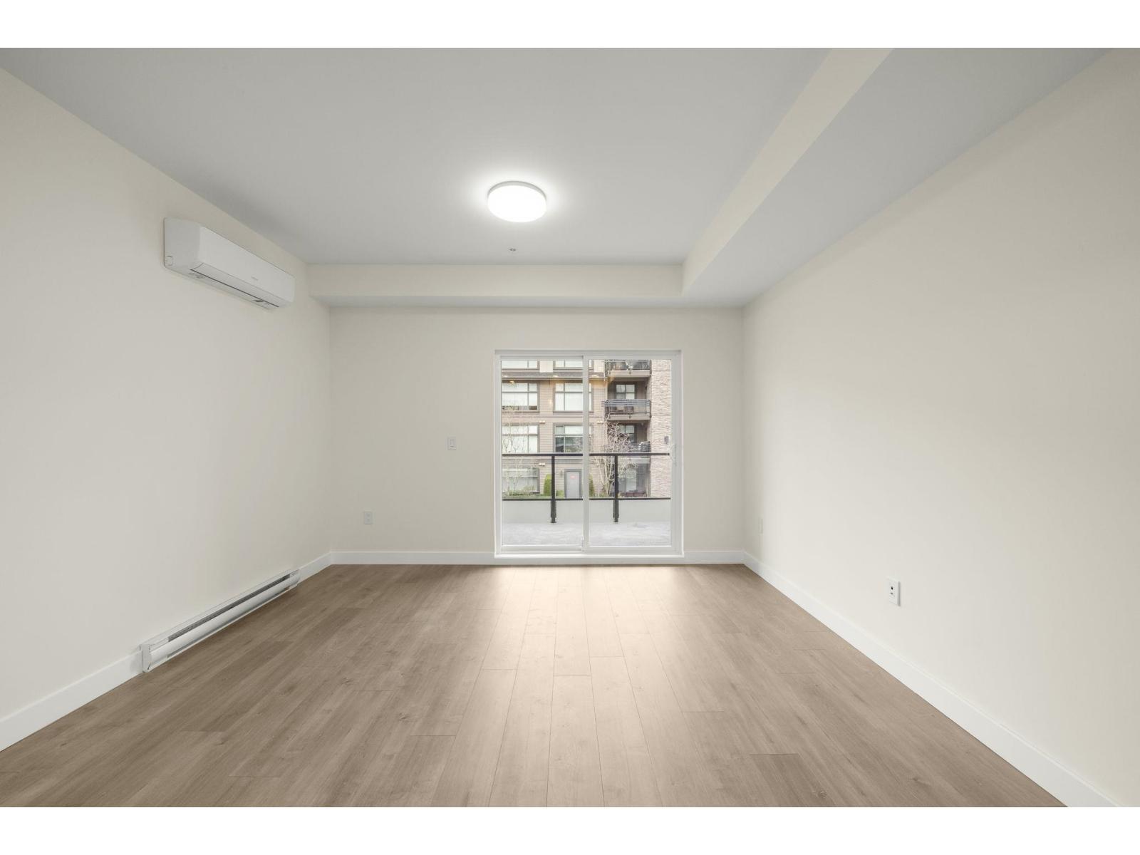 211 15353 17 Avenue Property Photo 9