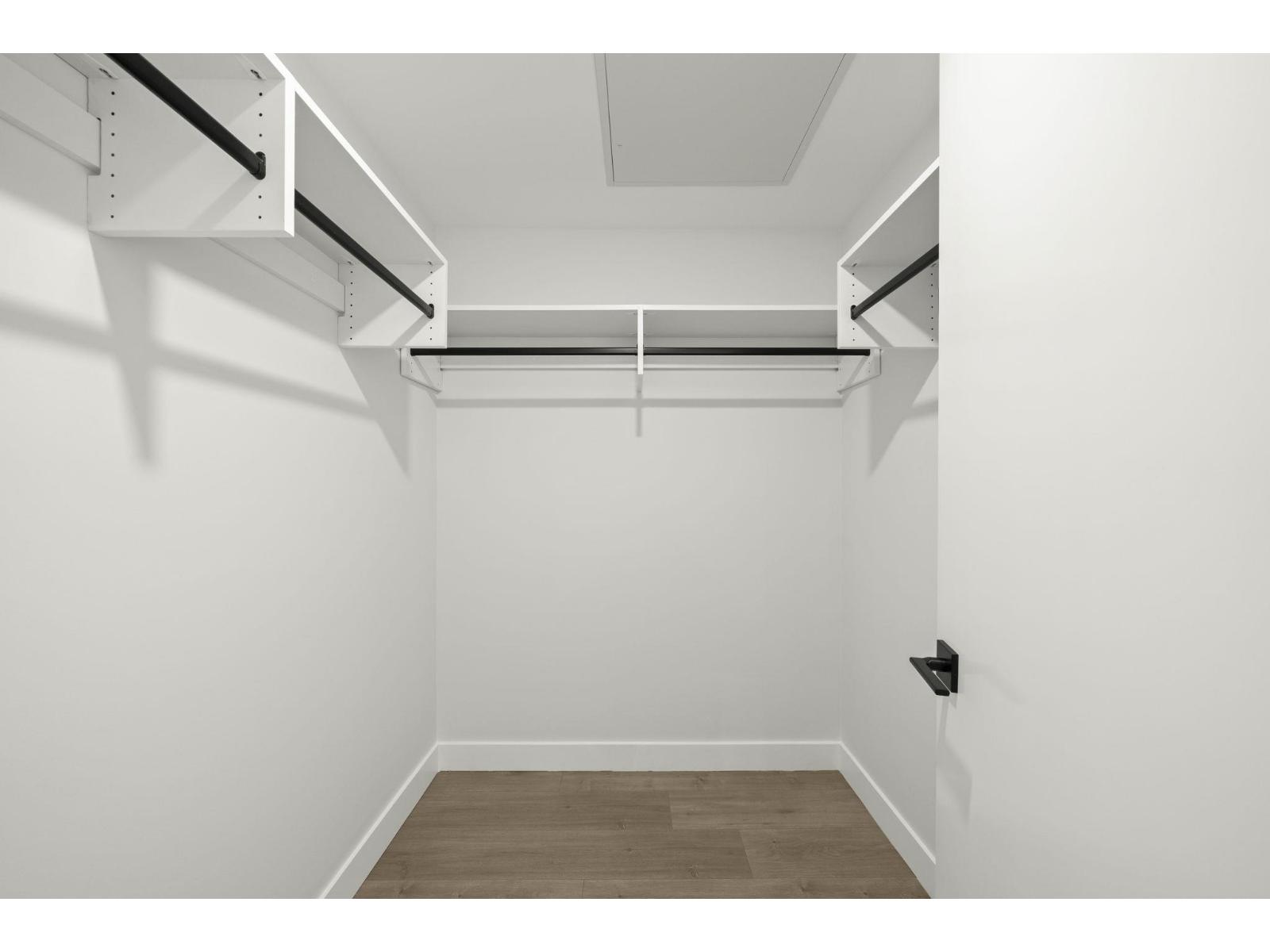 211 15353 17 Avenue Property Photo 15