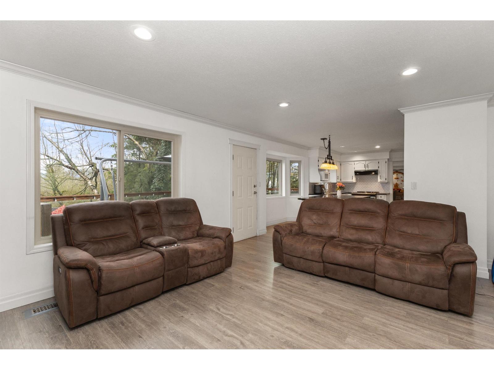 32507 Qualicum Place Property Photo 10