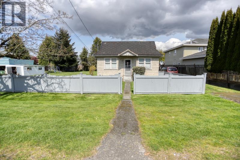 5211 Maple Road Property Photo 3