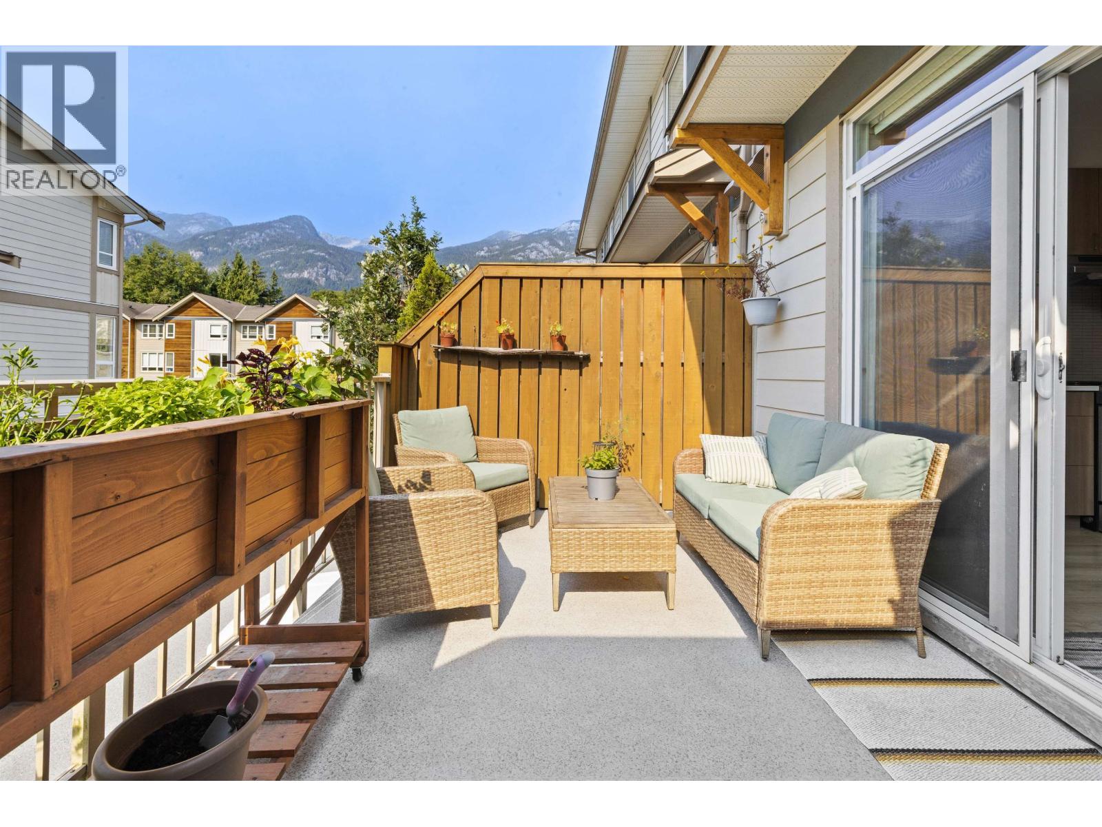 4 1188 Wilson Crescent Property Photo 1