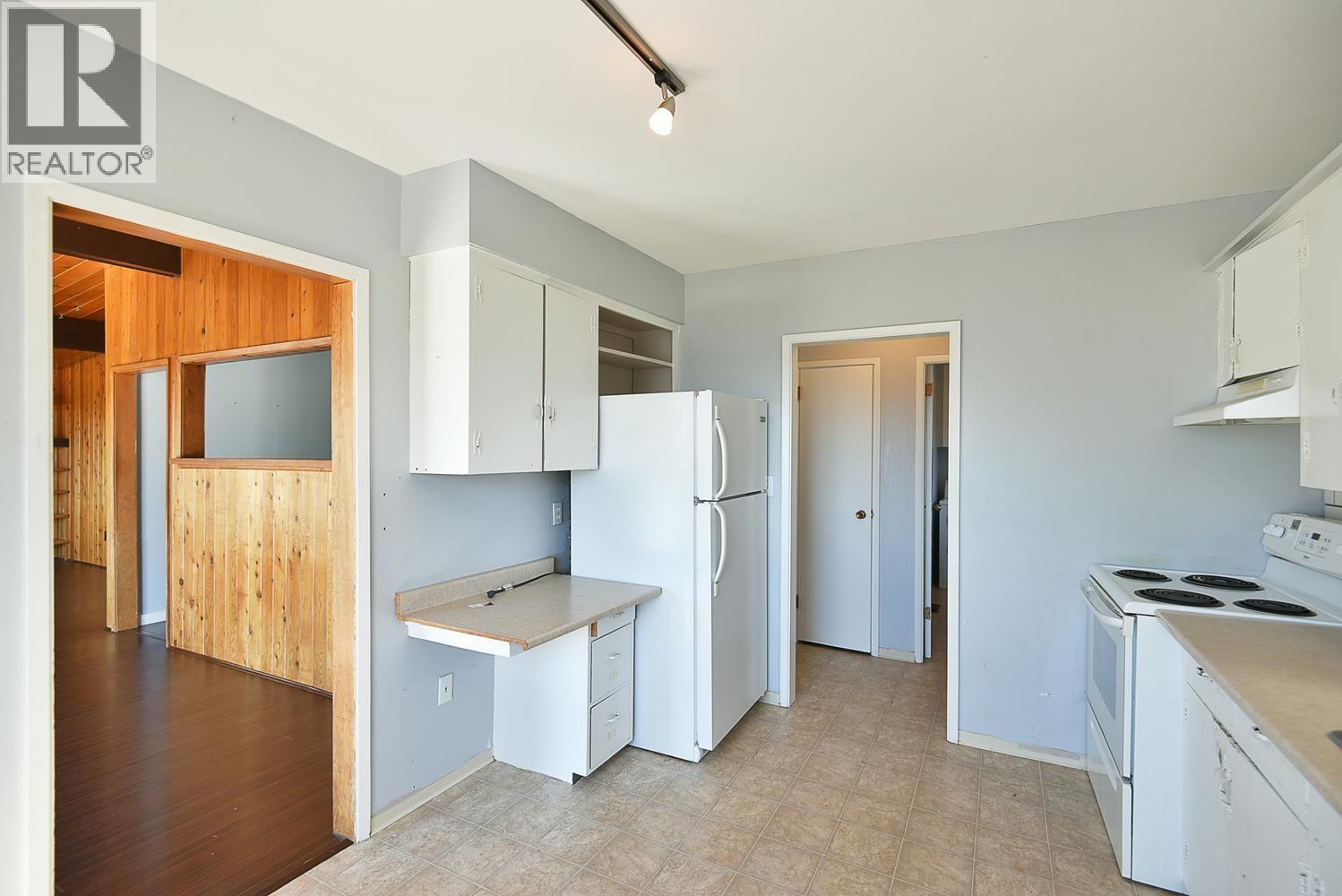 4726 Laurel Avenue Property Photo 7