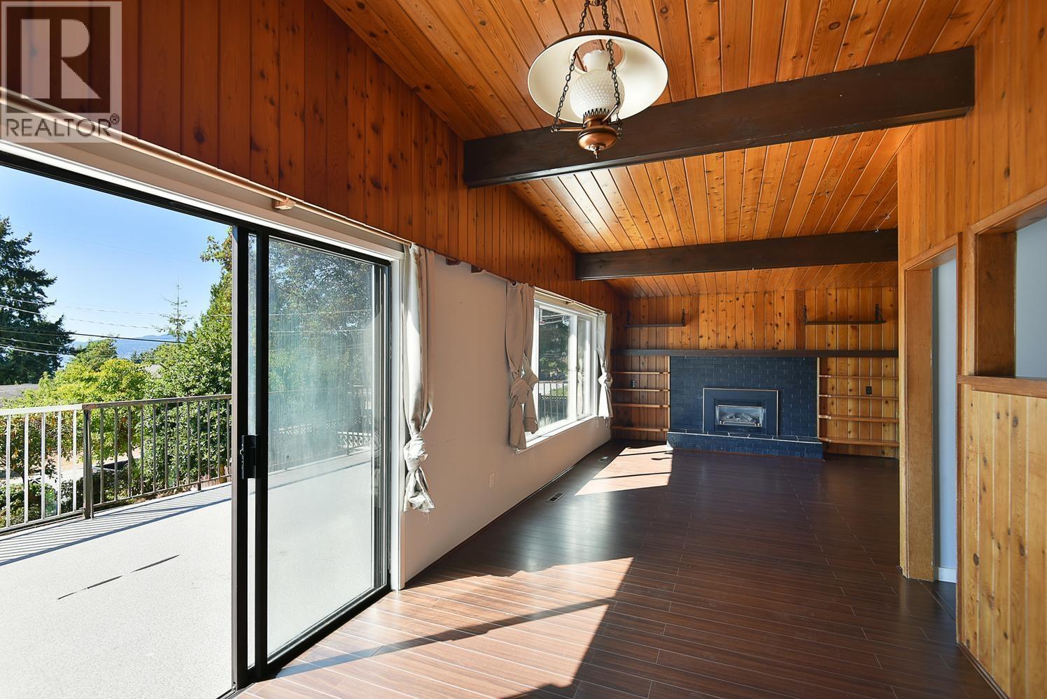 4726 Laurel Avenue Property Photo 12