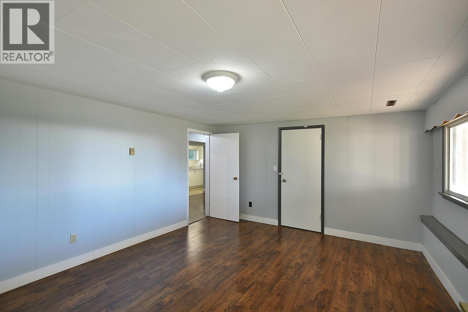 4726 Laurel Avenue Property Photo 32