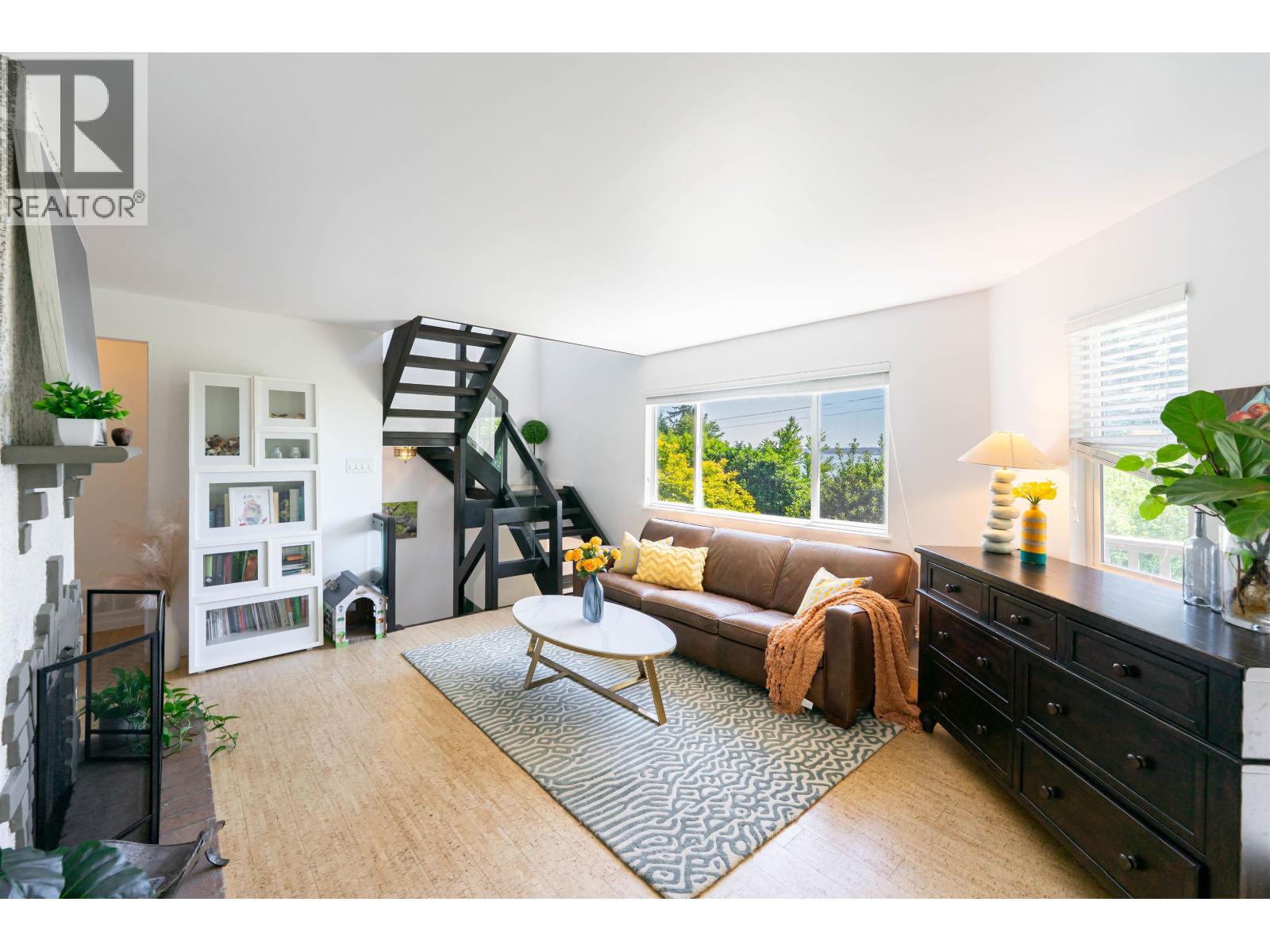3341 Marine Drive Property Photo 1