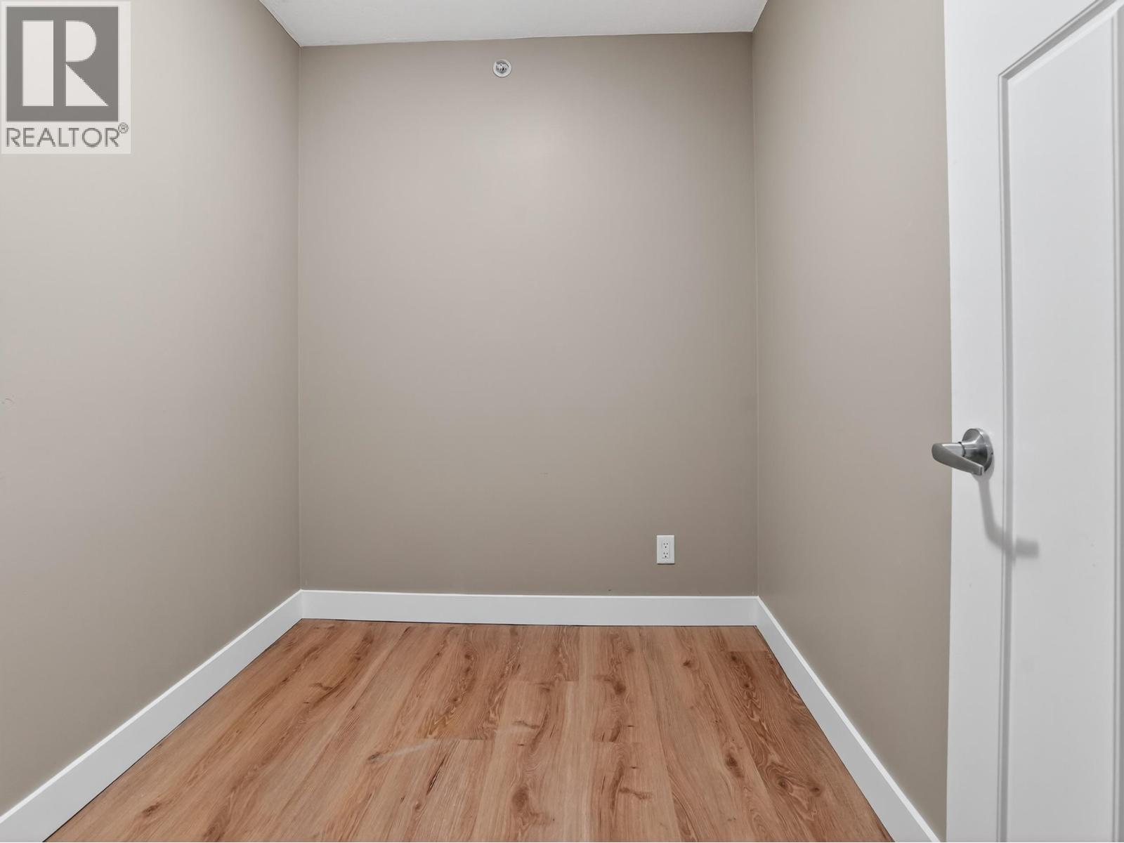2102 2978 Glen Drive Property Photo 15