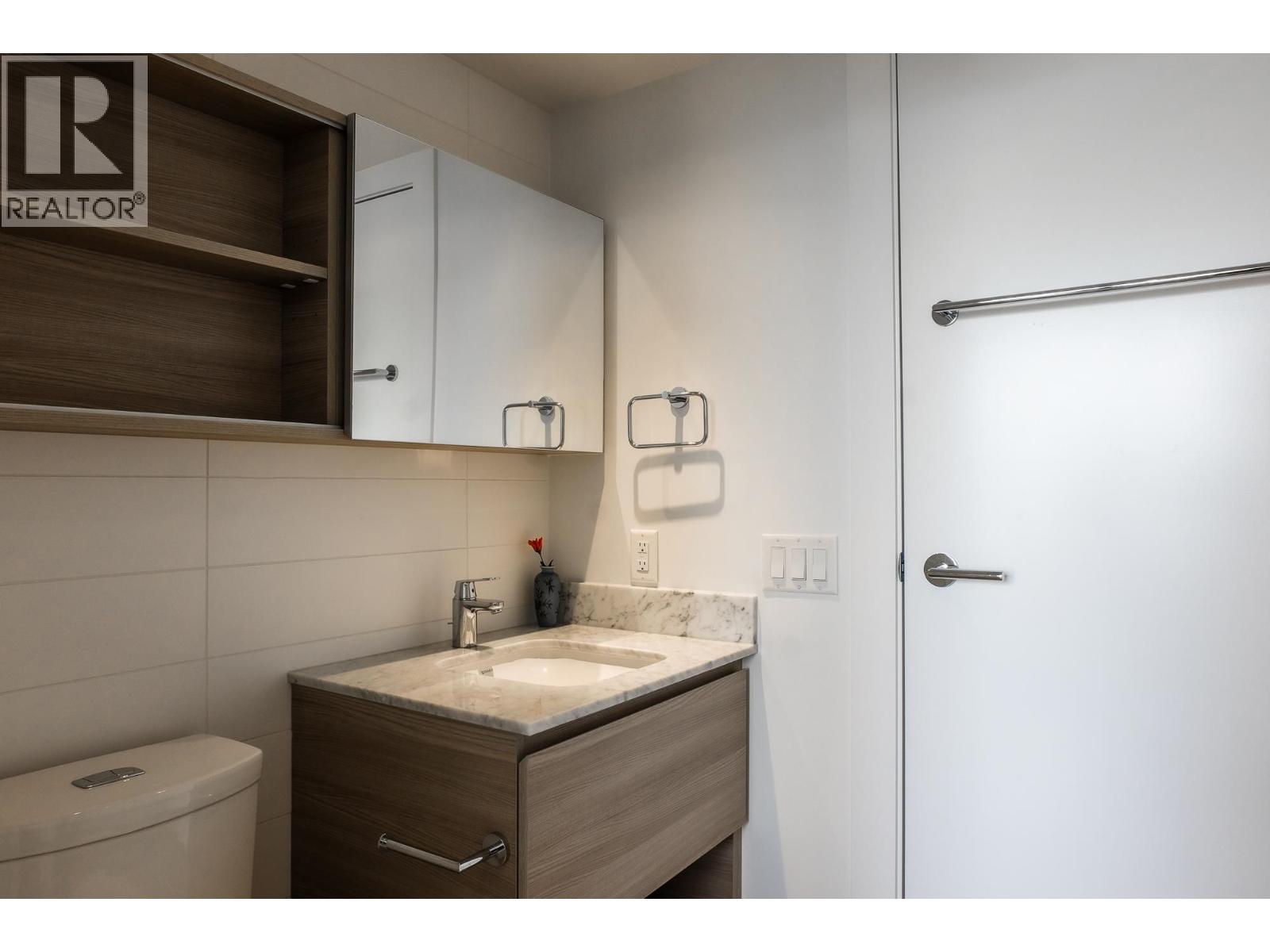 1312 908 Quayside Drive Property Photo 14