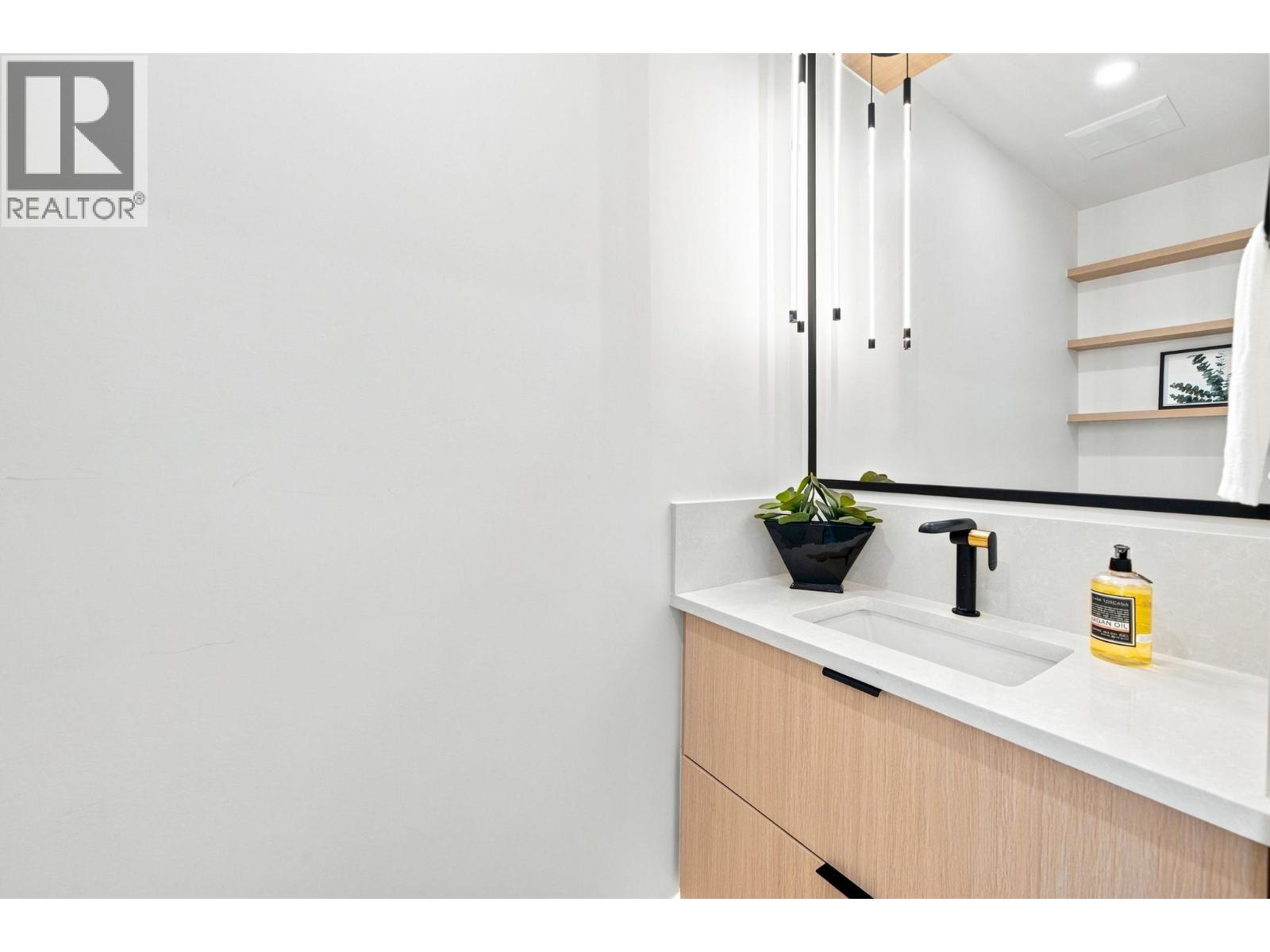 6160 Granville Street Property Photo 21