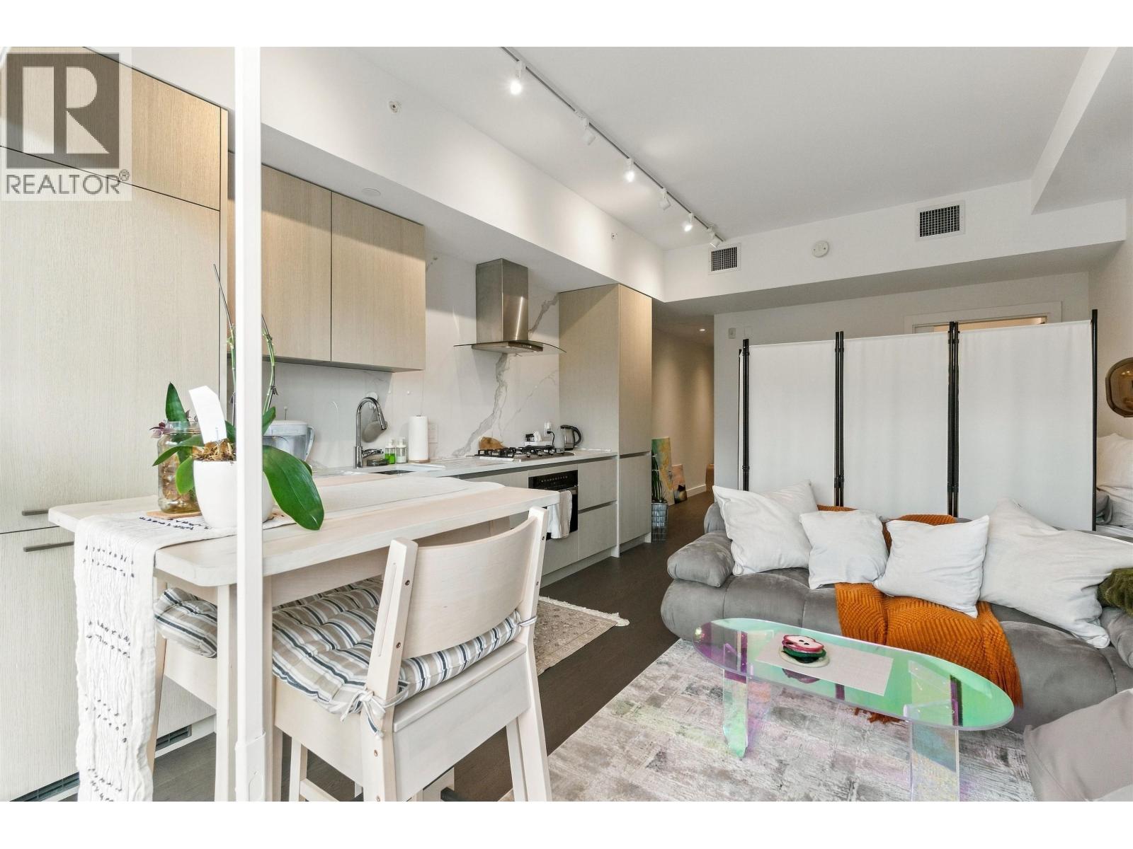 205 5168 Cambie Street Property Photo 3
