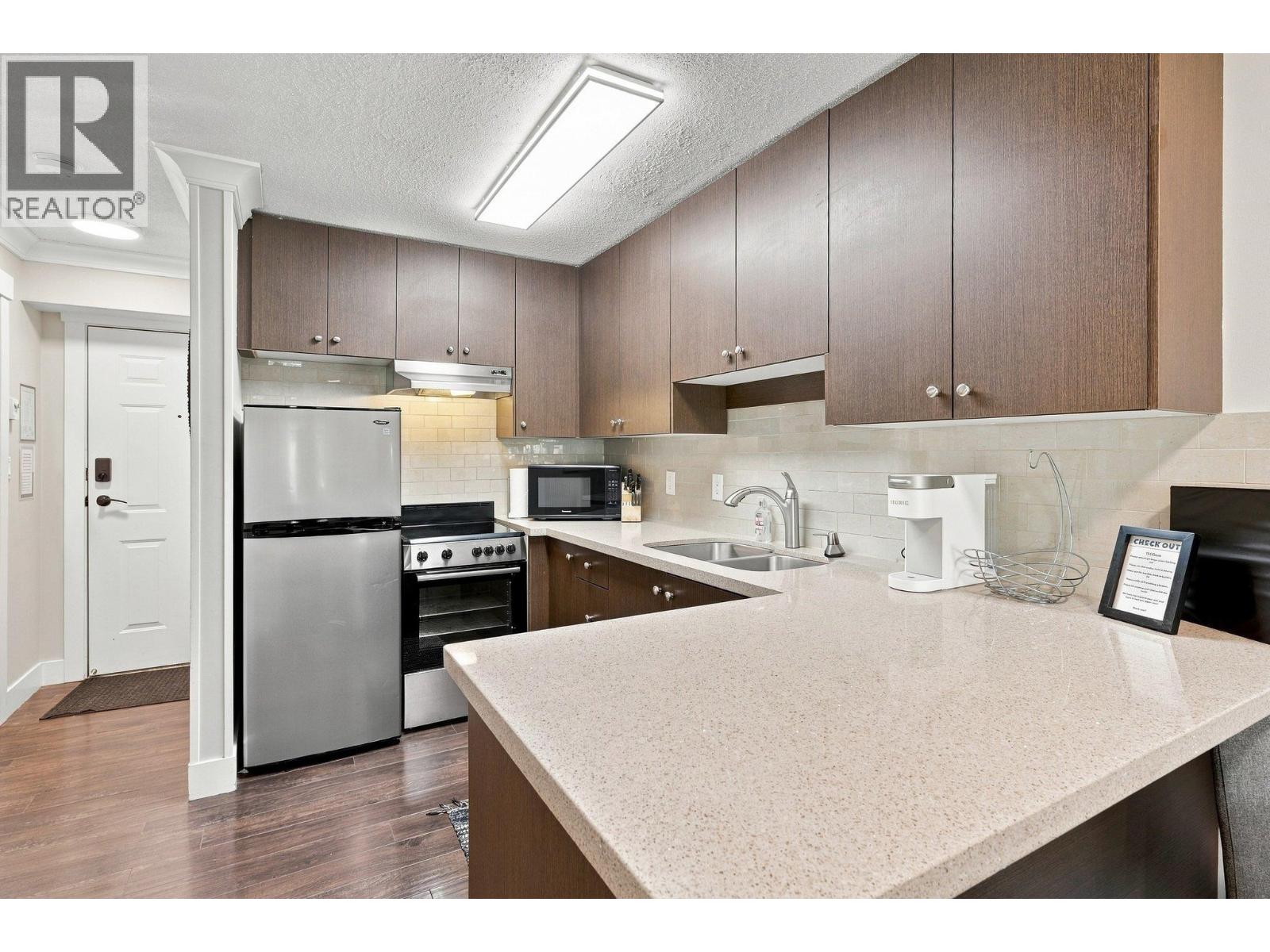 324 4360 Lorimer Road Property Photo 5