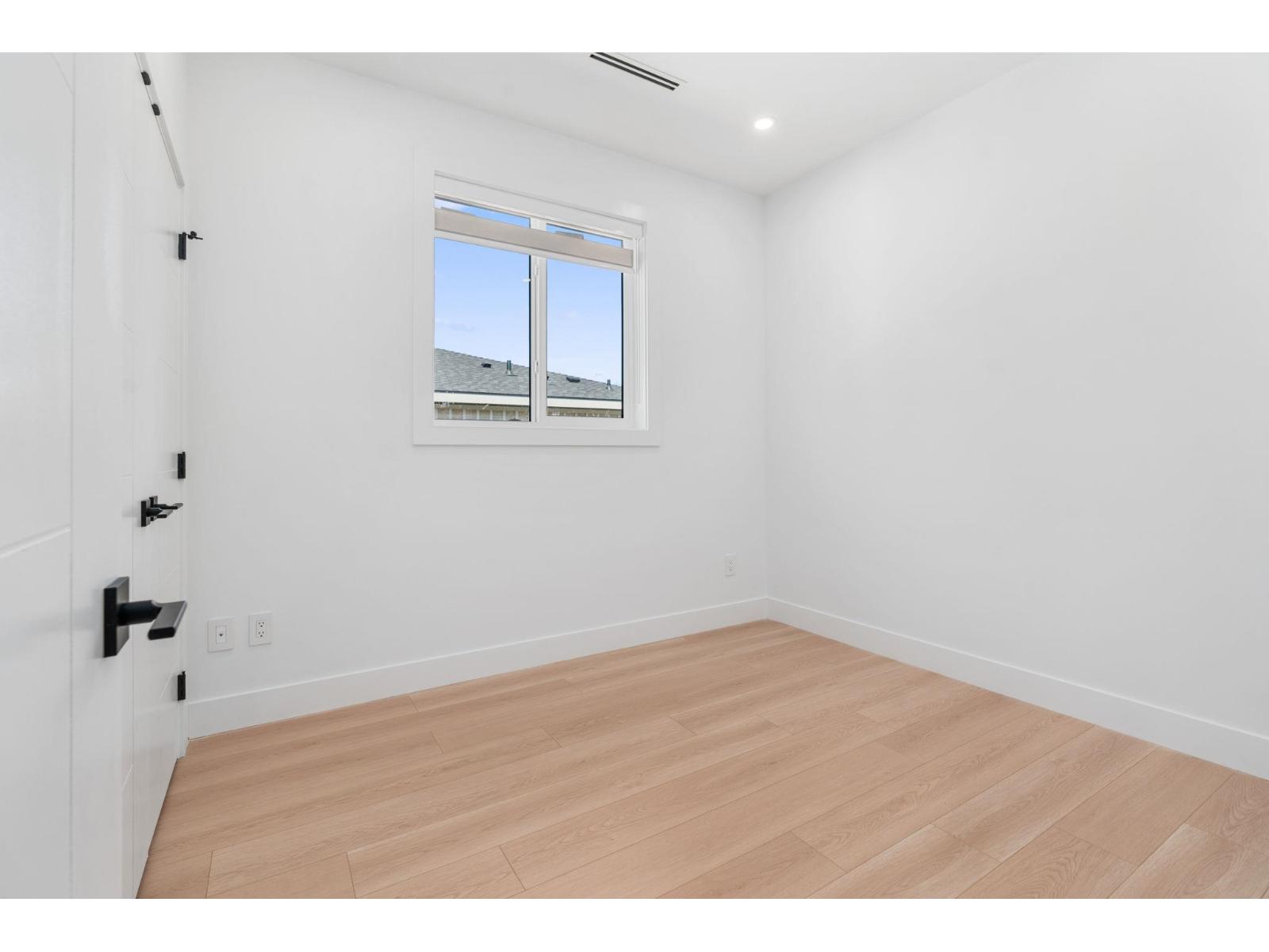 11480 92 Avenue Property Photo 16