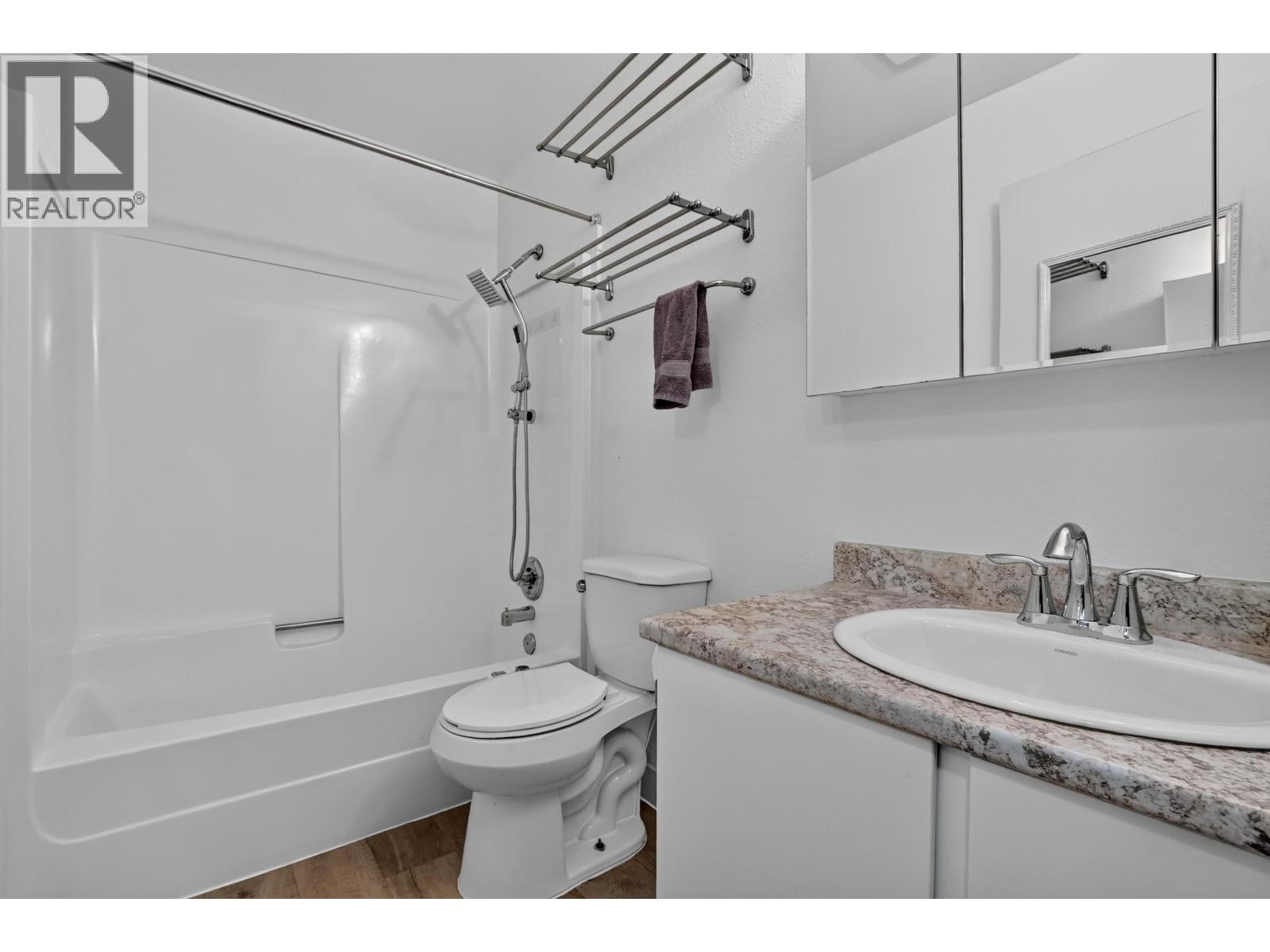103 2217 Regents Crescent Property Photo 15