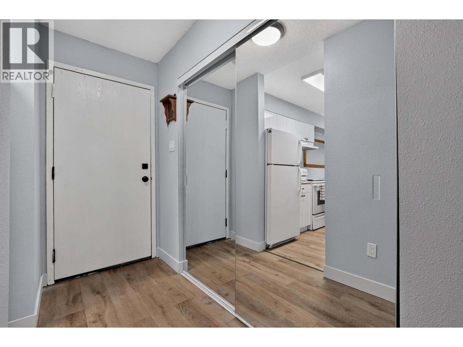 103 2217 Regents Crescent Property Photo 17