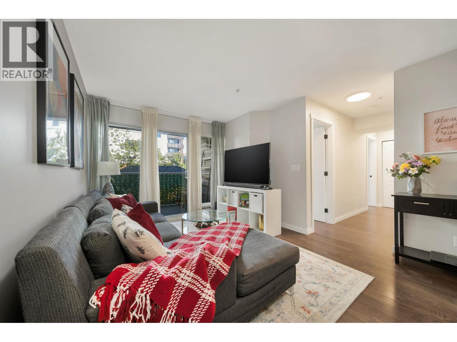 204 11671 Fraser Street Property Photo 5