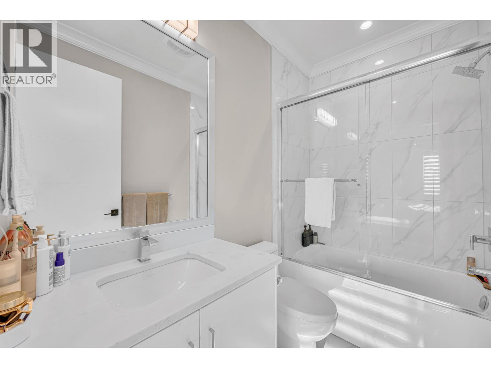 7128 Bridge Street Property Photo 27
