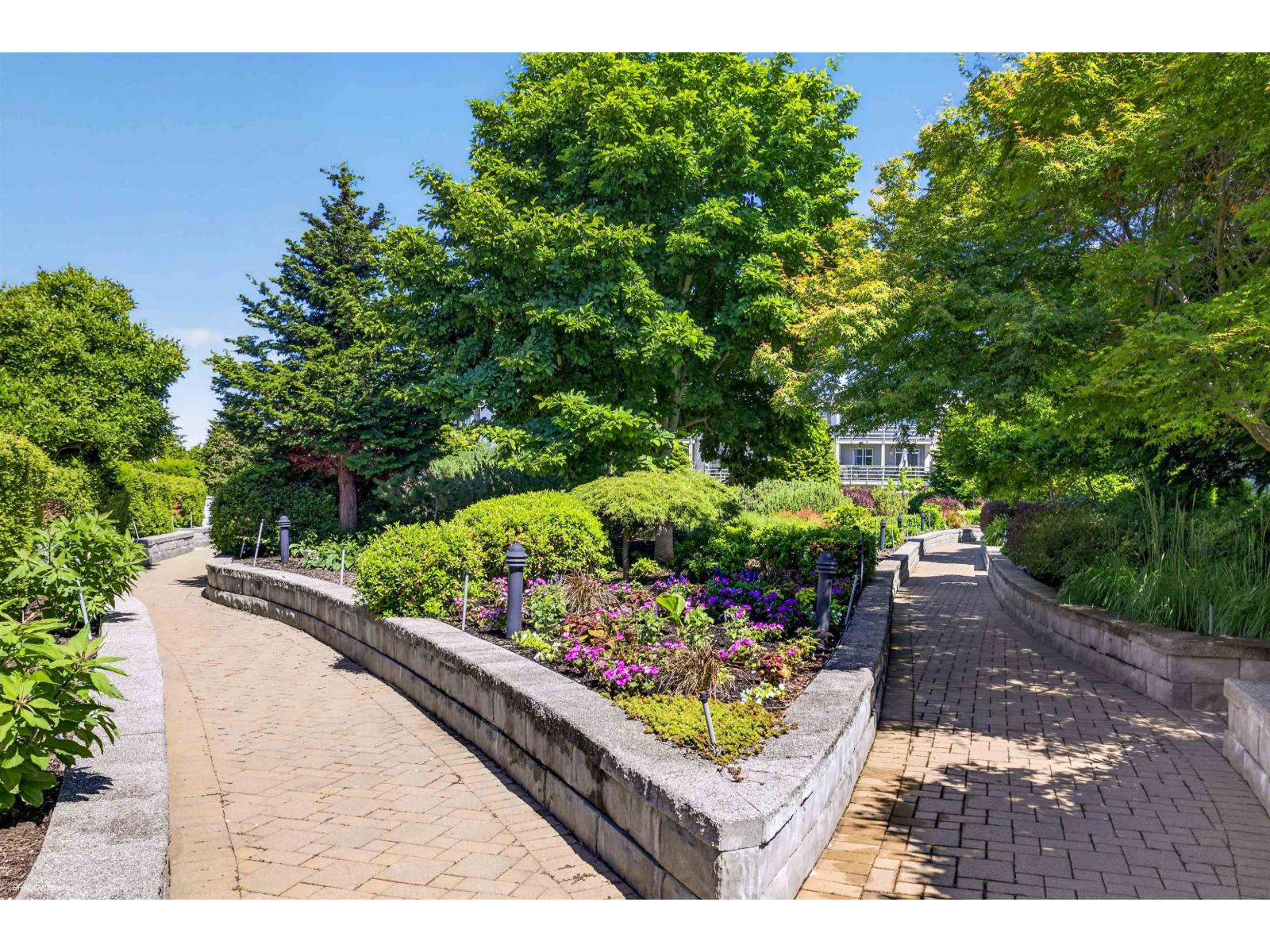 456 15850 26 Avenue Property Photo 21