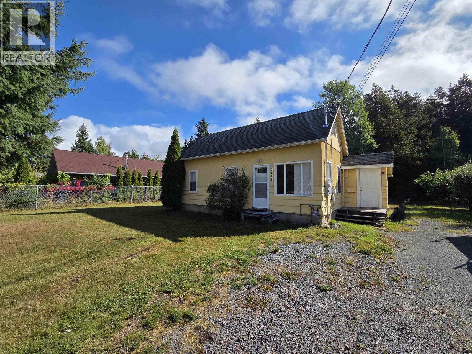 2506 Pear Street Property Photo 1